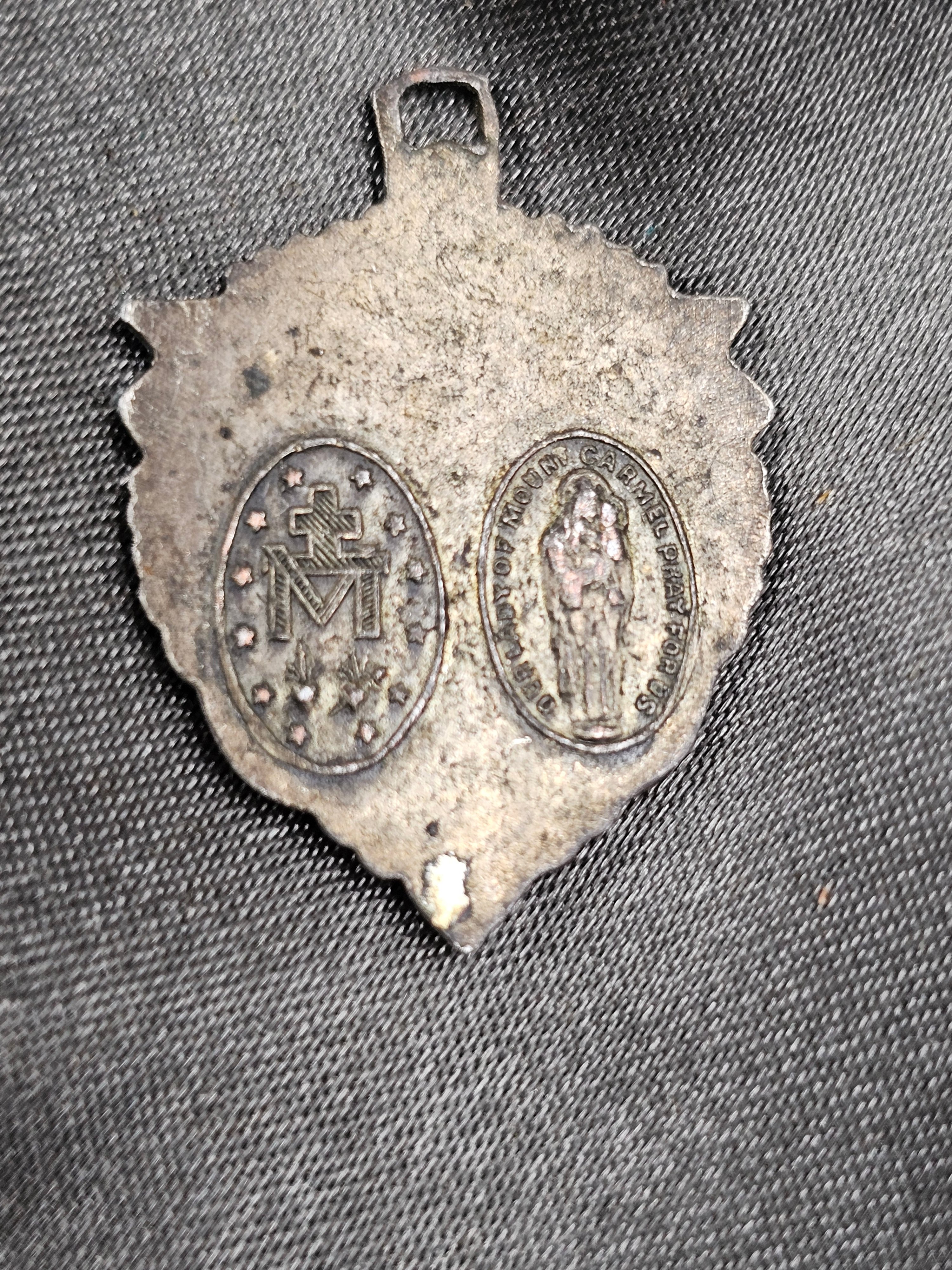 WWII US AIR CORPS AVIATOR RELIGIOUS MEDAL — image 2