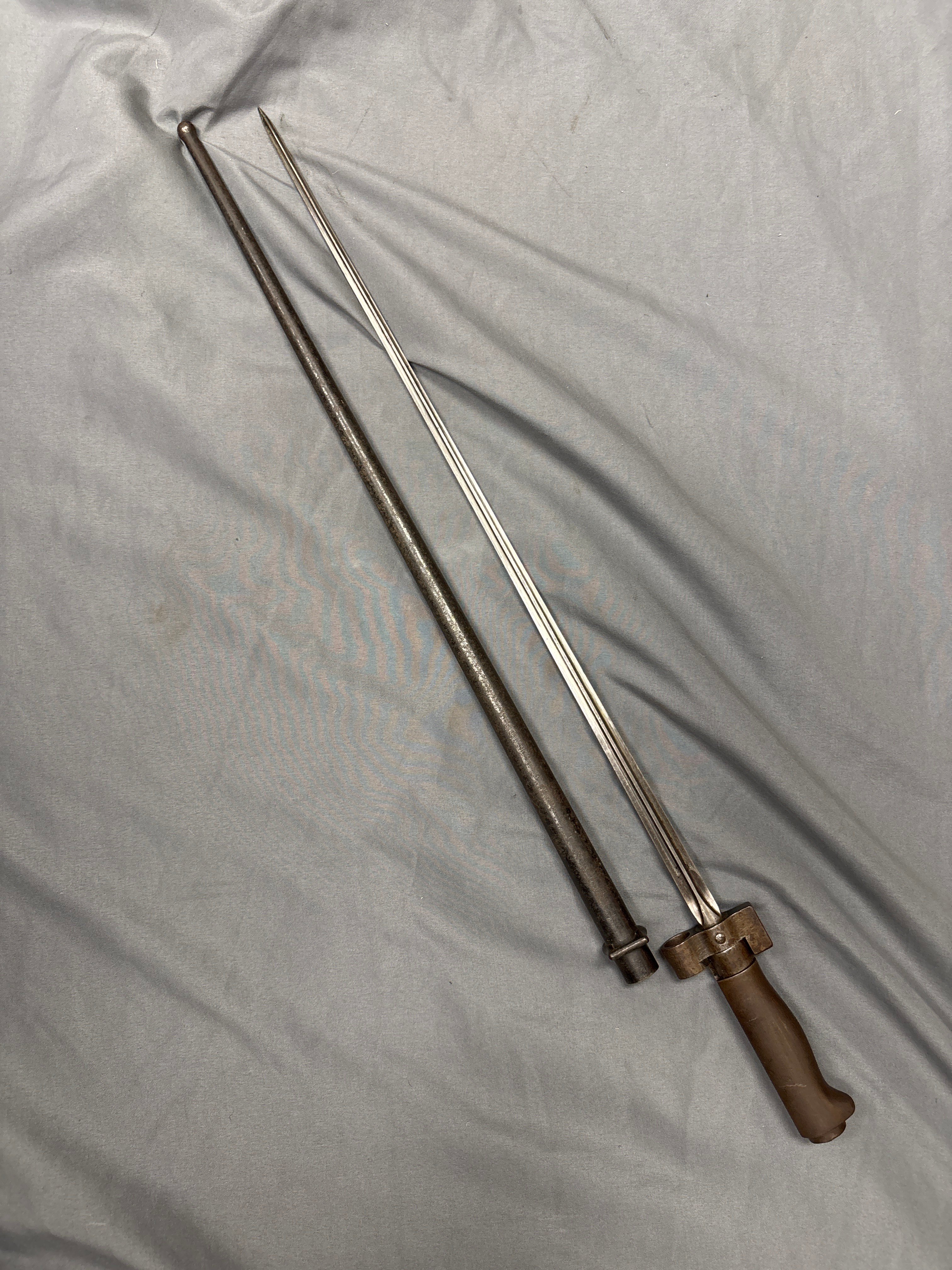 WWI ERA FRENCH LEBEL BAYONET BRASS HANDLE — image 2