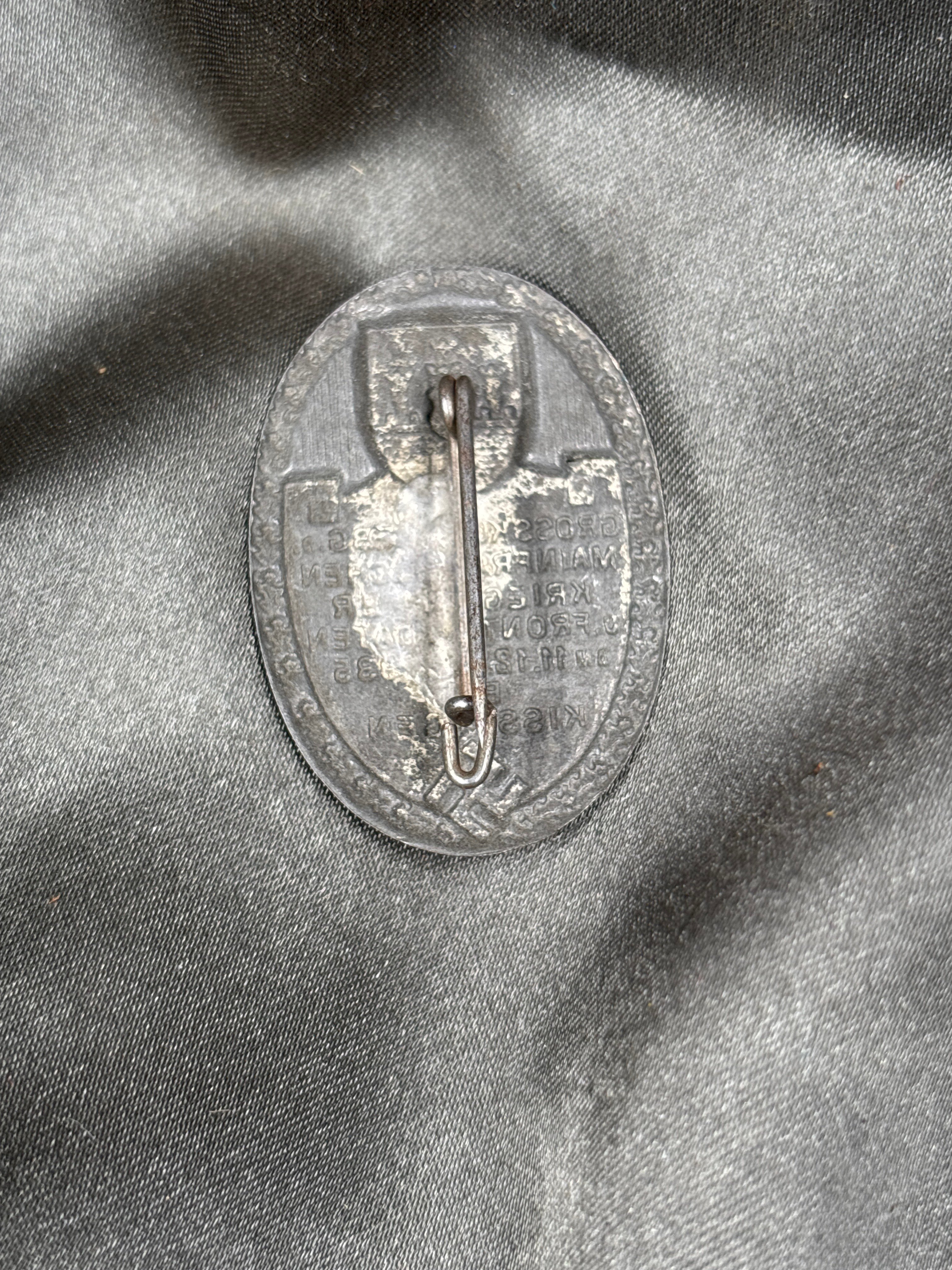 WWII GERMAN 1935 WAR VETERAN CASUALTIES REMEMBRANCE TINNIE — image 2