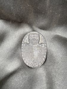 WWII GERMAN 1935 WAR VETERAN CASUALTIES REMEMBRANCE TINNIE