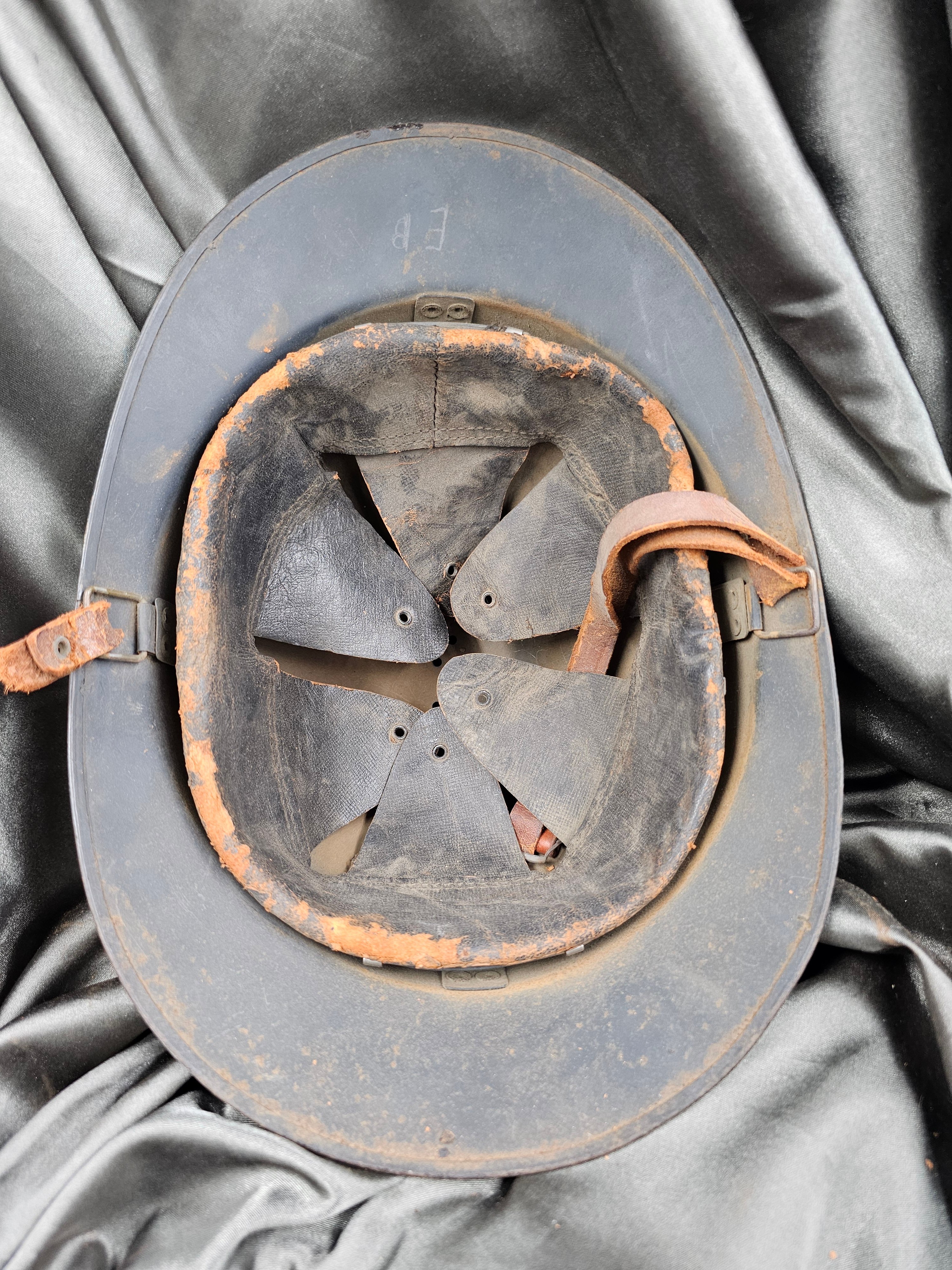 WWII M26 FRENCH ADRIAN HELMET — image 5