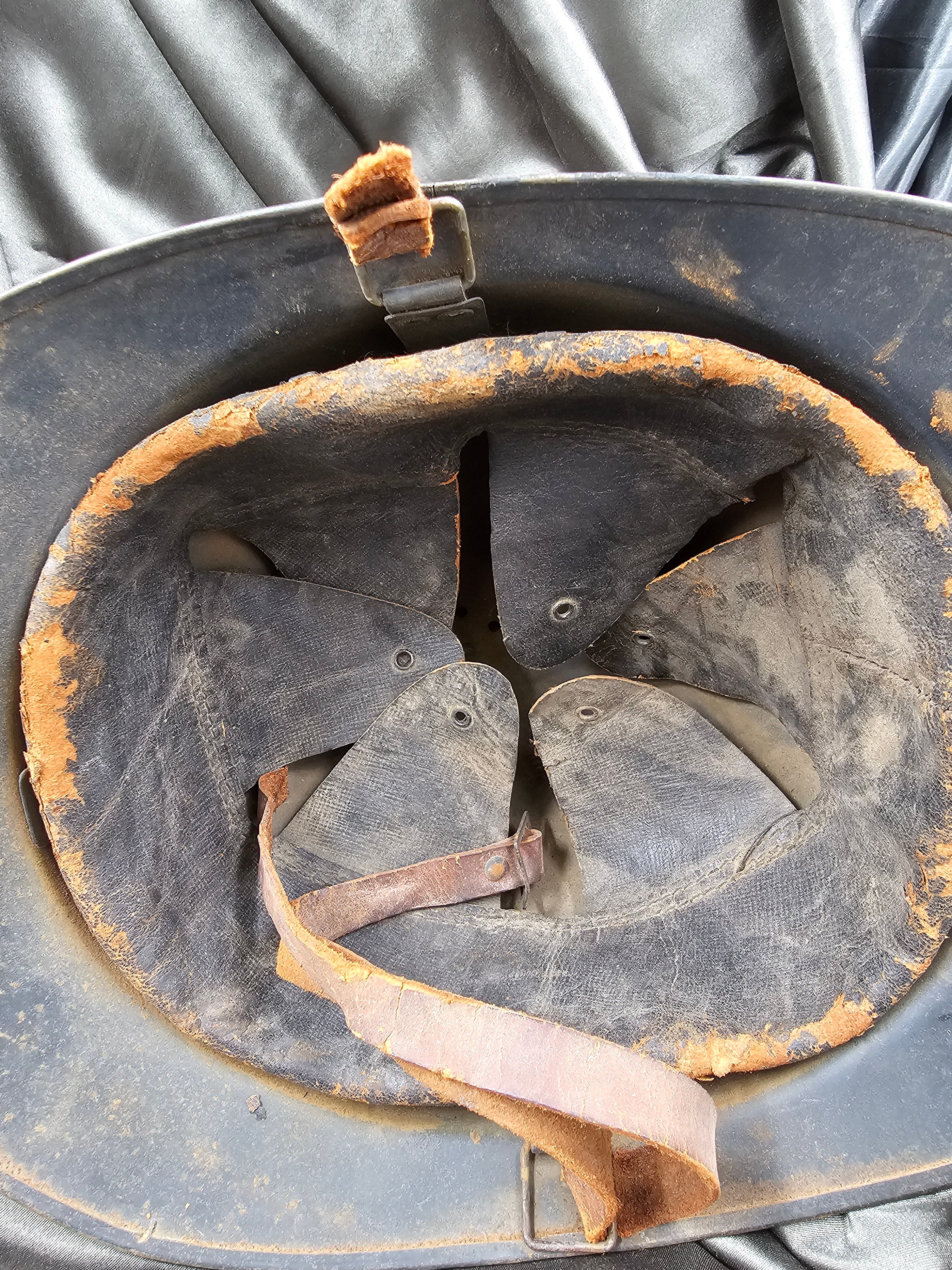 WWII M26 FRENCH ADRIAN HELMET — image 7