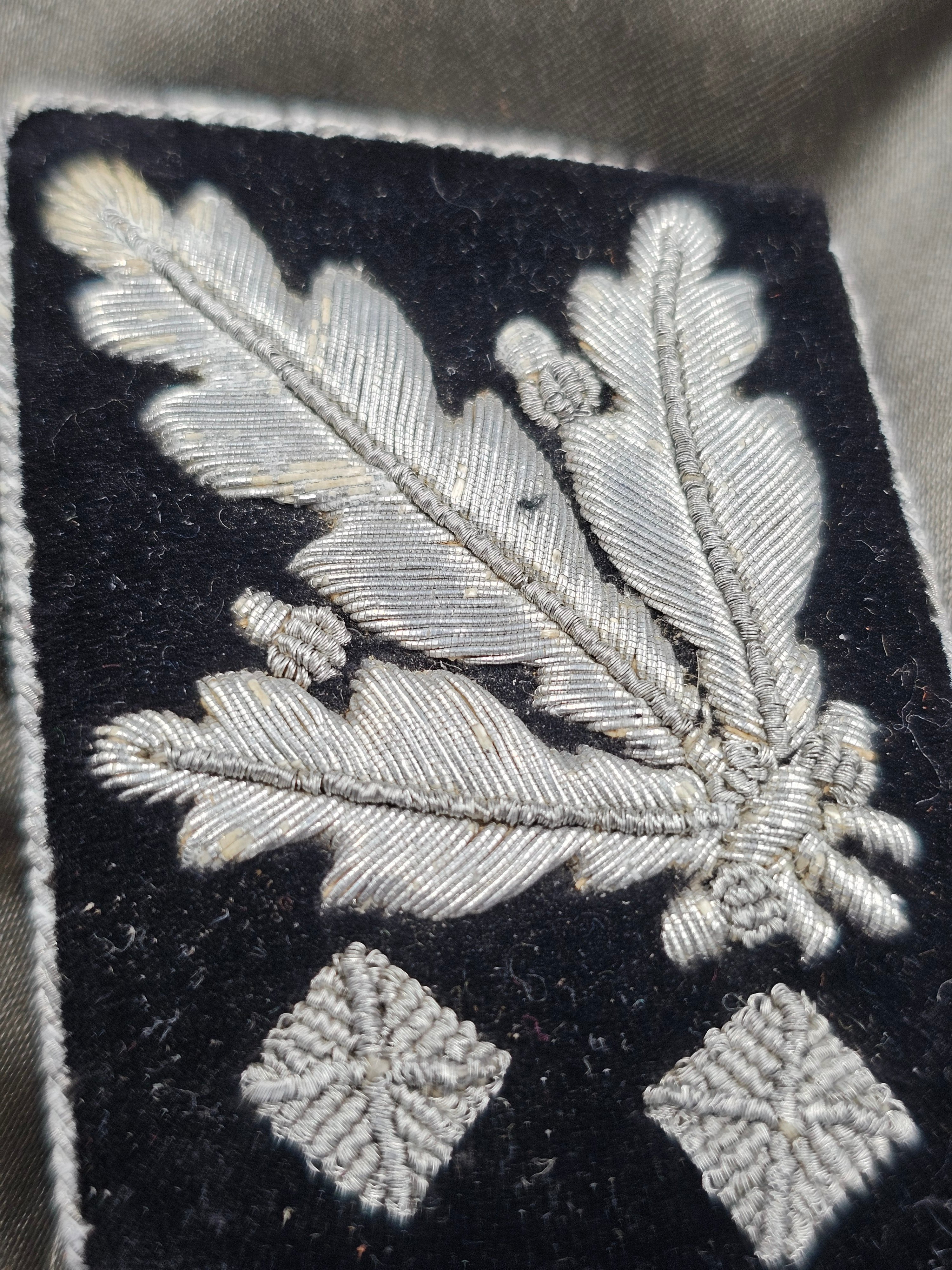 WWII GERMAN WAFFEN-SS OBERGRUPPENFIEHRER COLLAR TABS — image 2