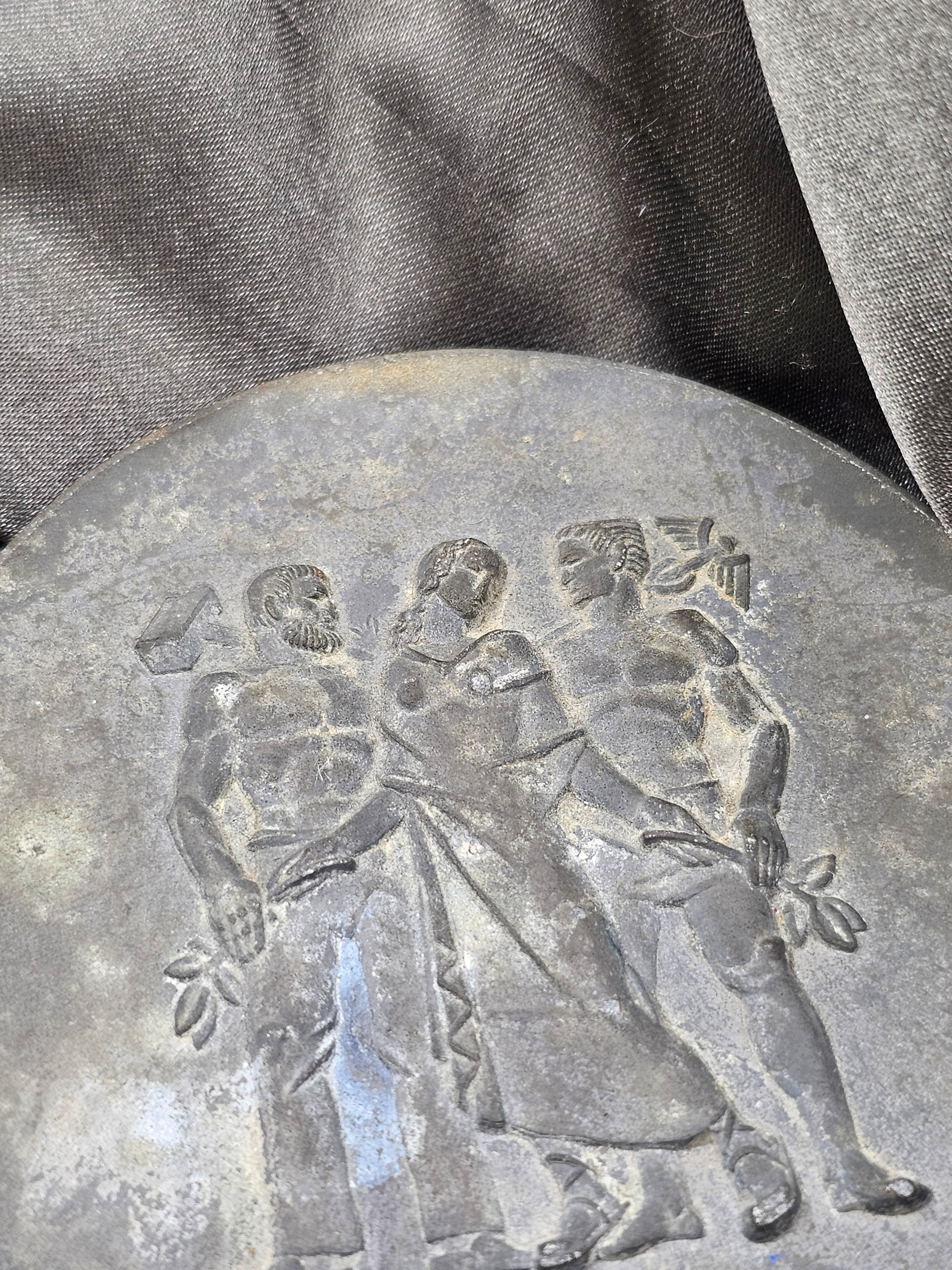 1930's GERMAN TABLE MEDAL — image 6