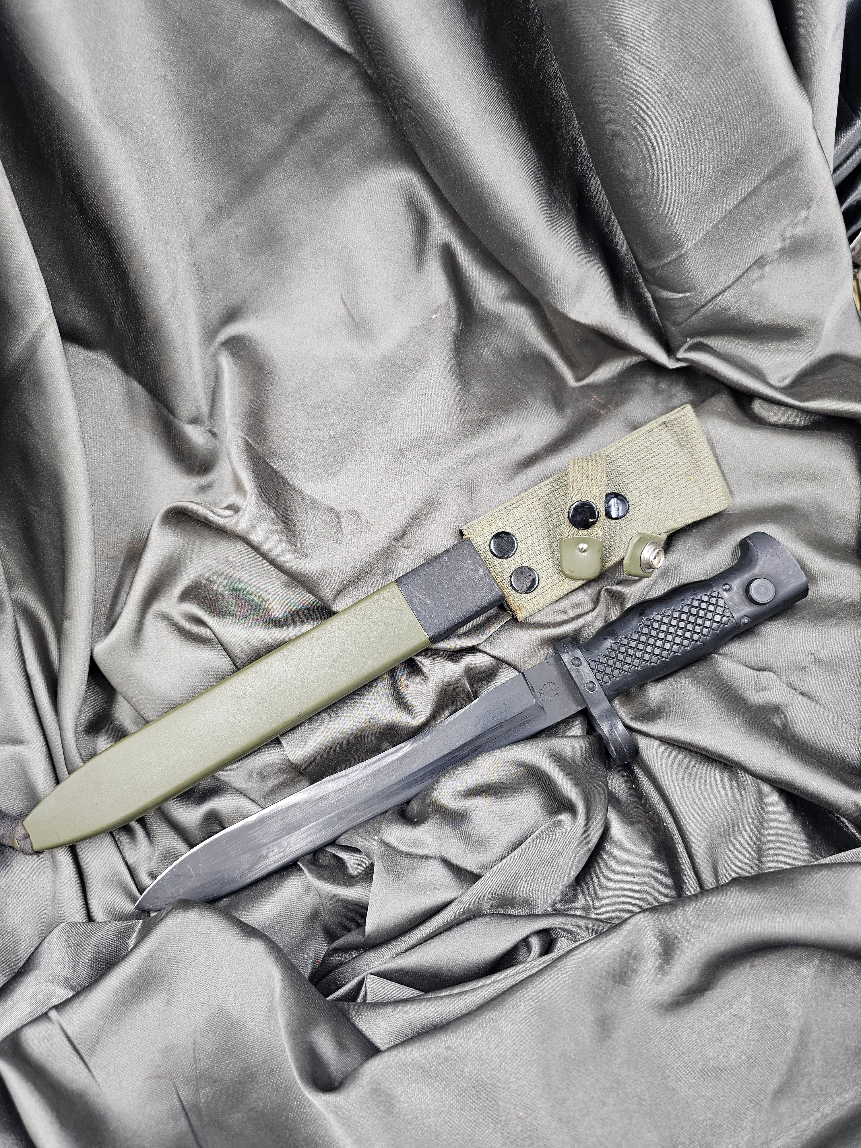 1957 SWISS SIG BAYONET — image 2