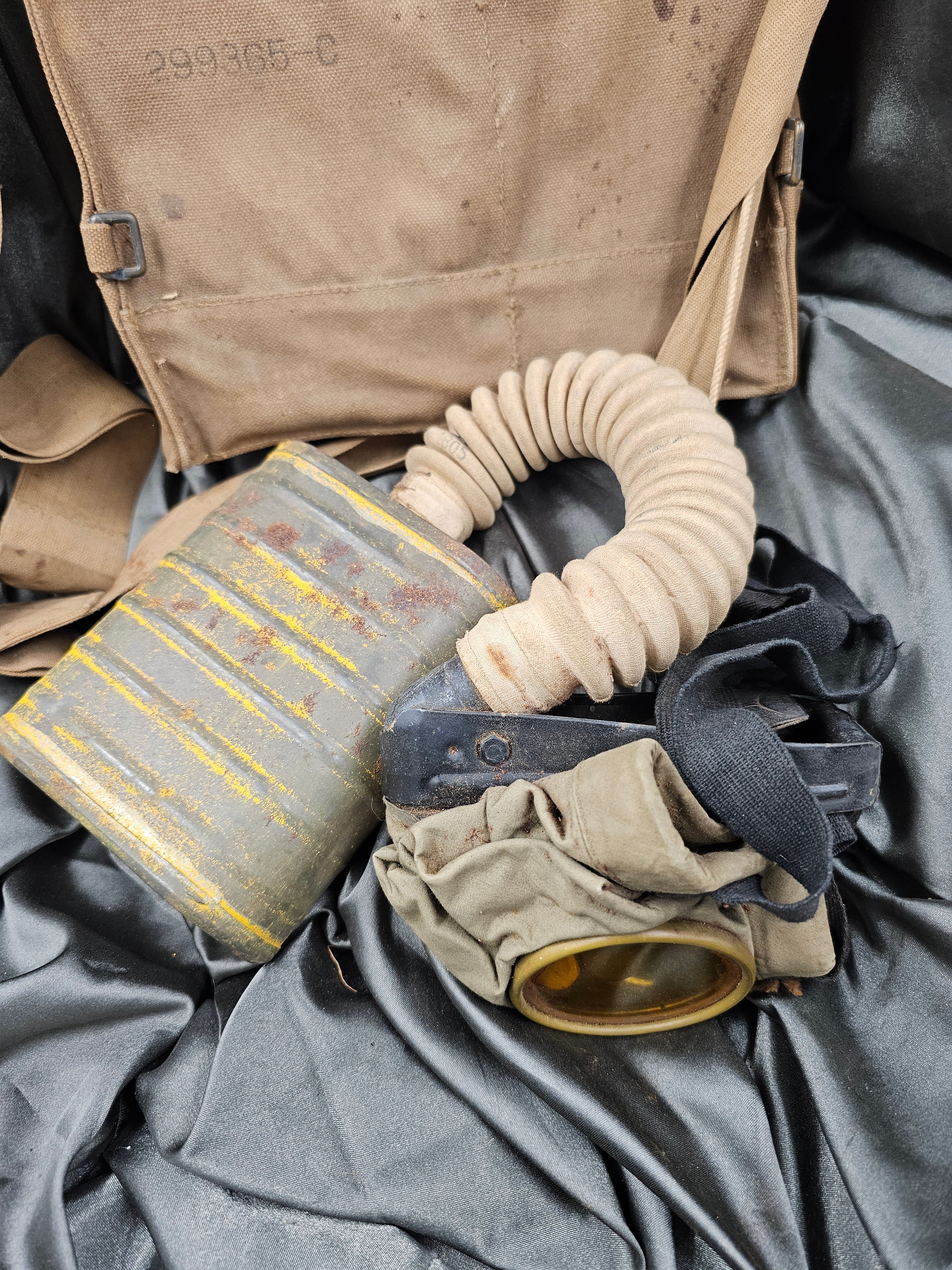 WWI US GAS MASK — image 2