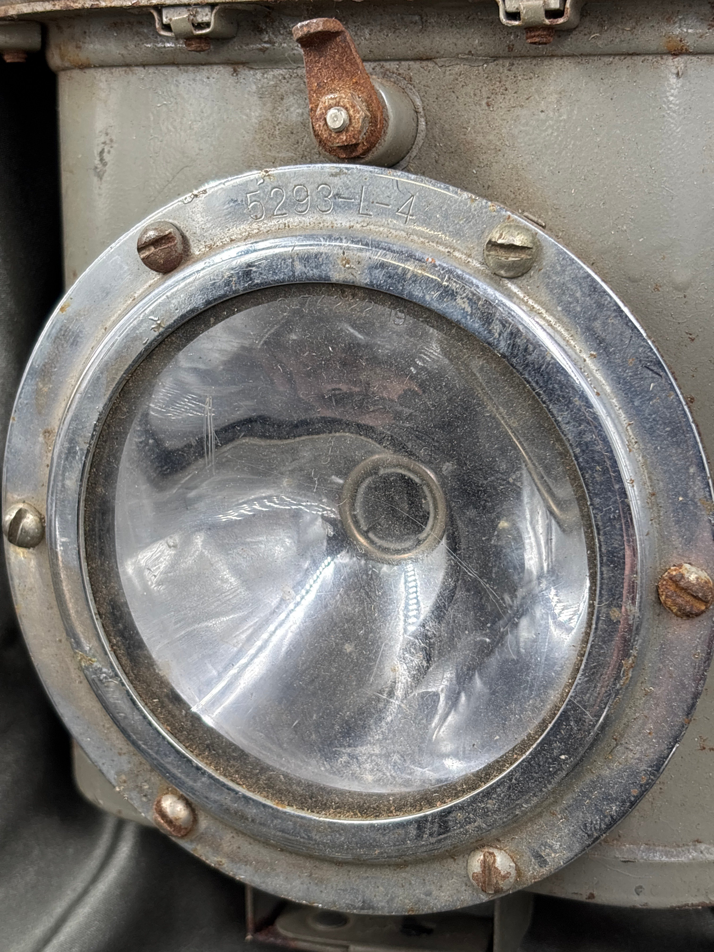 KOREAN WAR ERA NAVY BATTLE LAMP — image 2