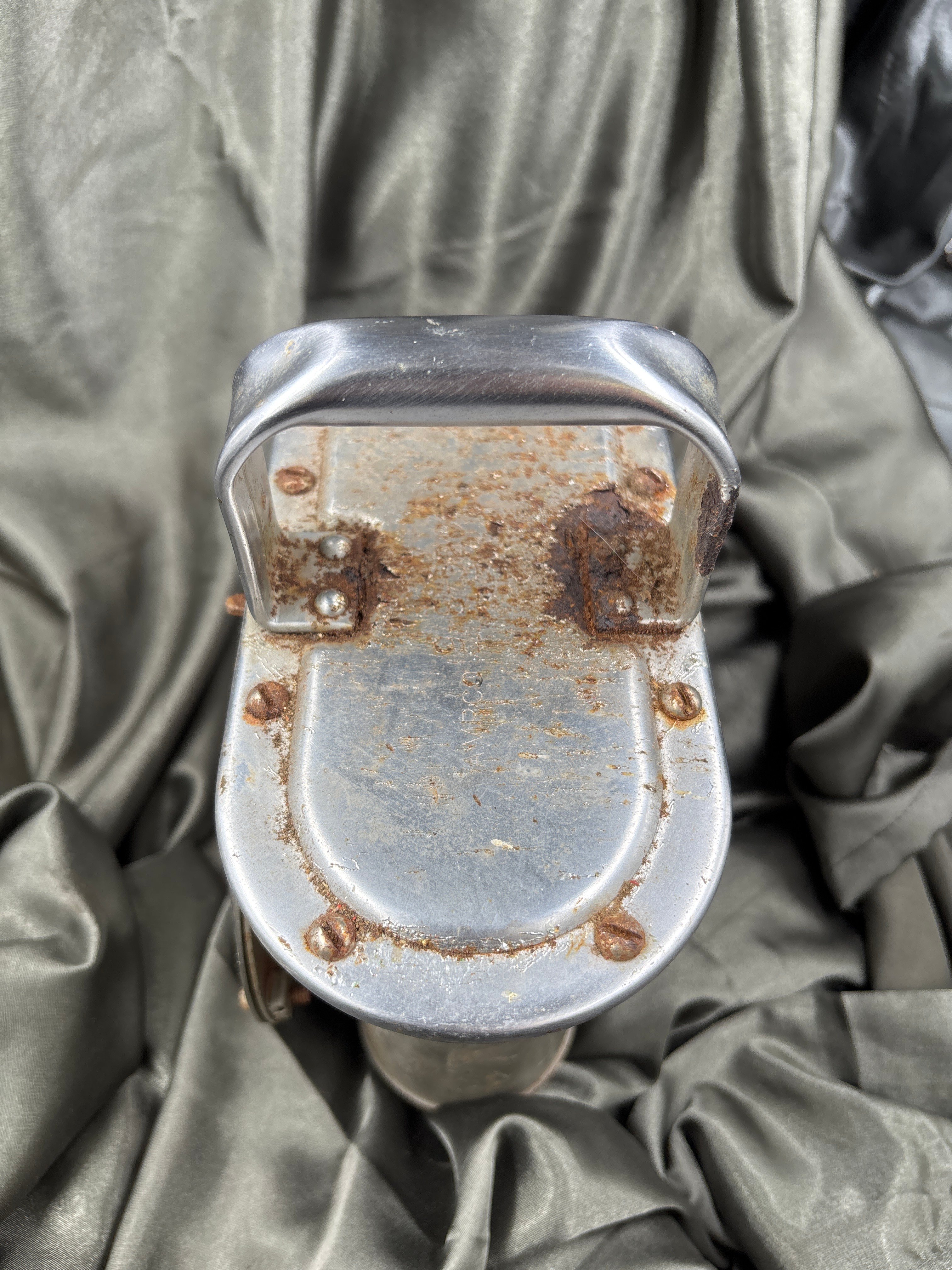 KOREAN WAR ERA NAVY BATTLE LAMP — image 3