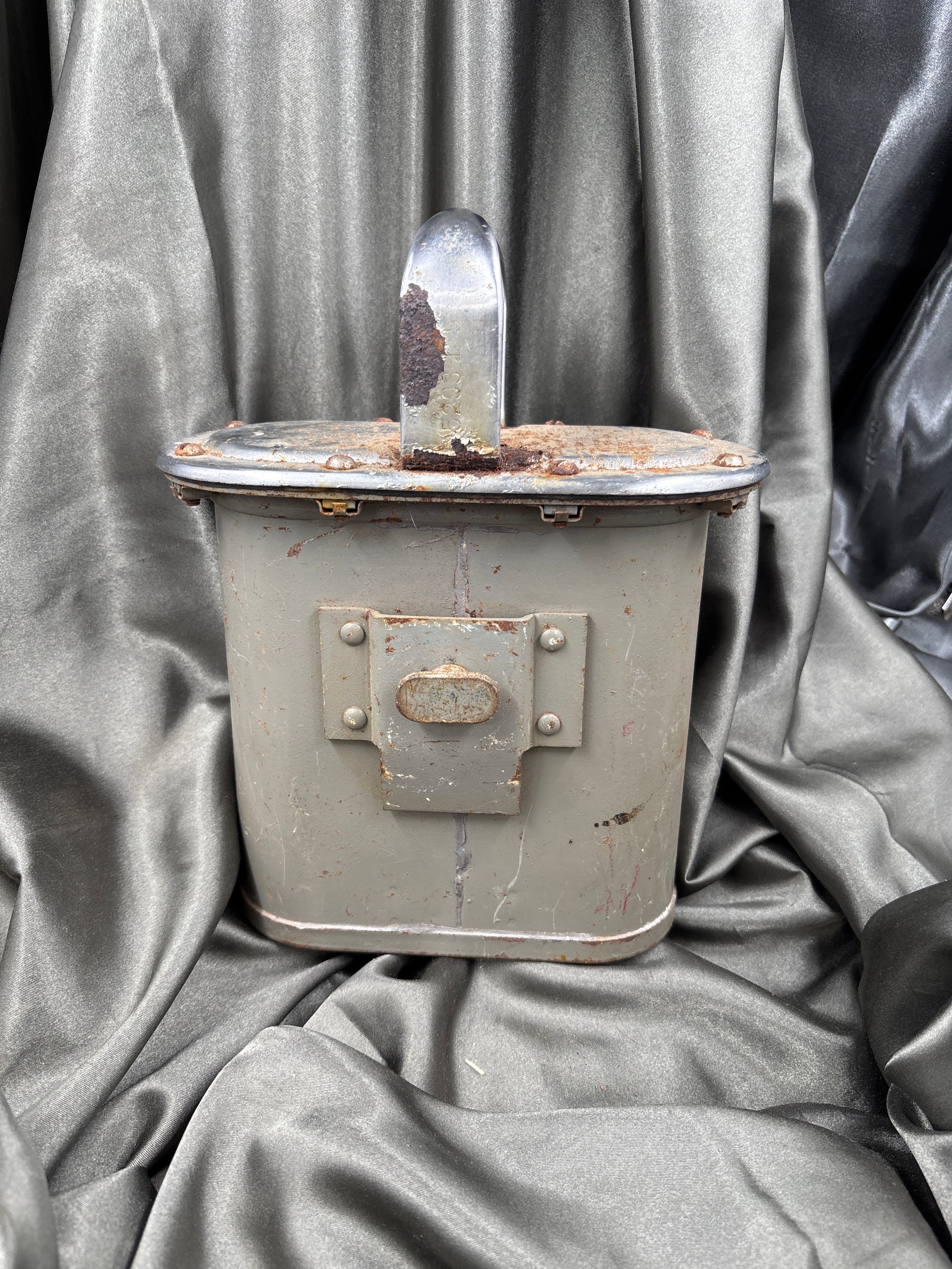 KOREAN WAR ERA NAVY BATTLE LAMP — image 4