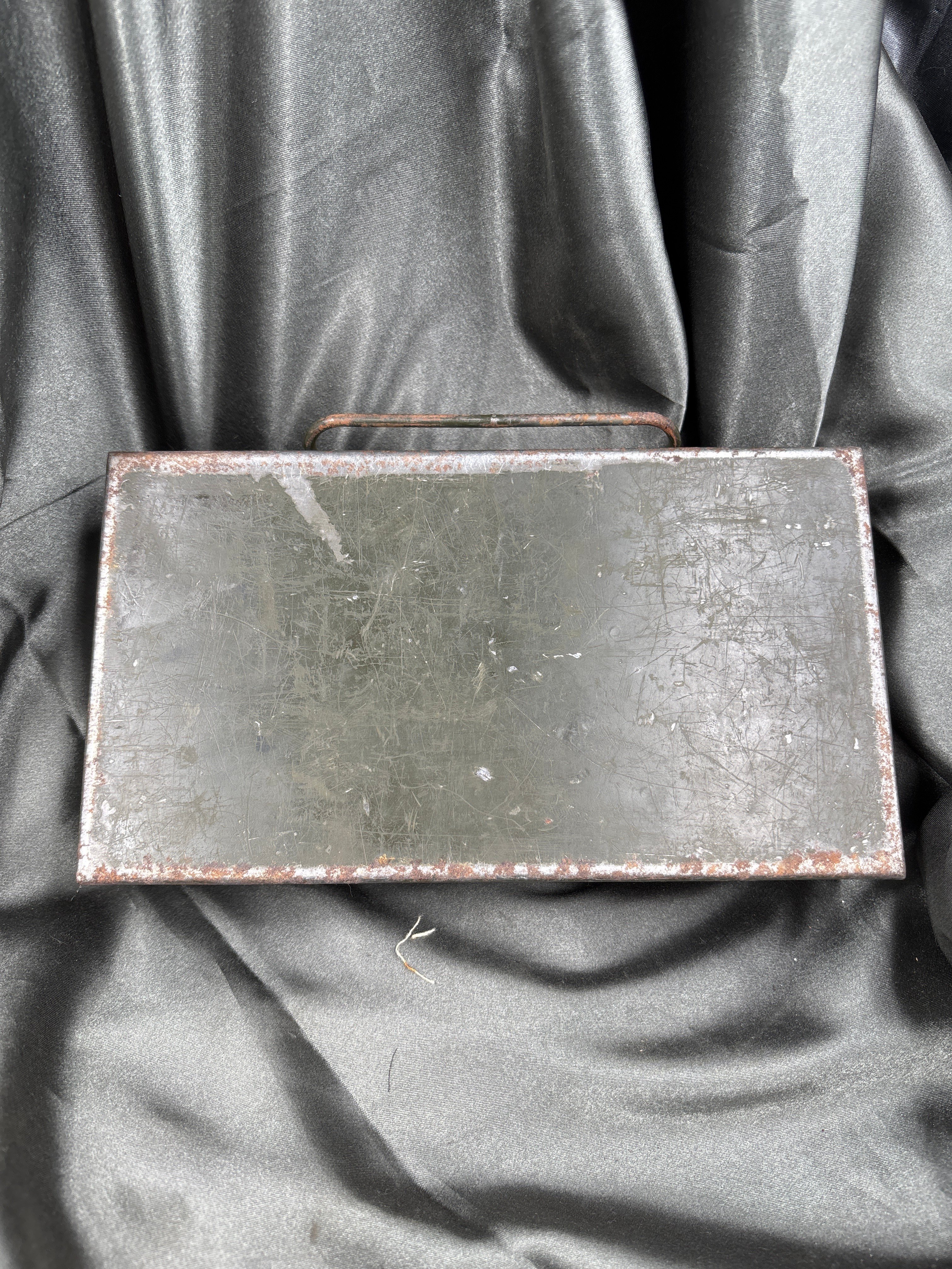 WW2 U.S. COLT 1911 .45 CLEANING KIT BOX — image 2