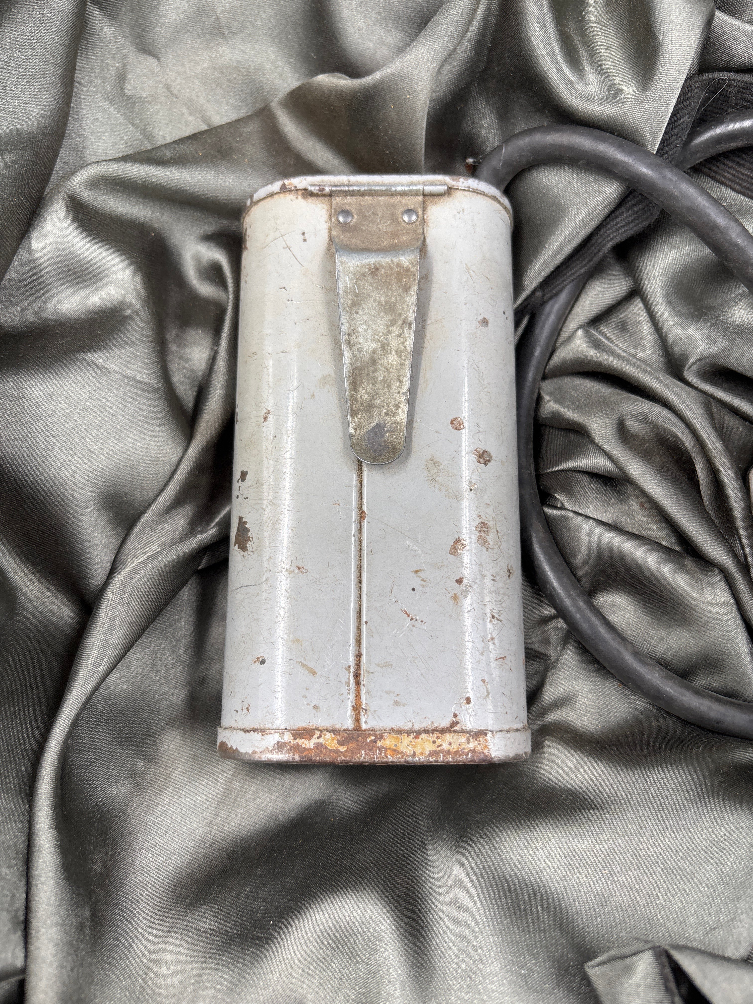 WWII US NAVY HELMET LAMP — image 2