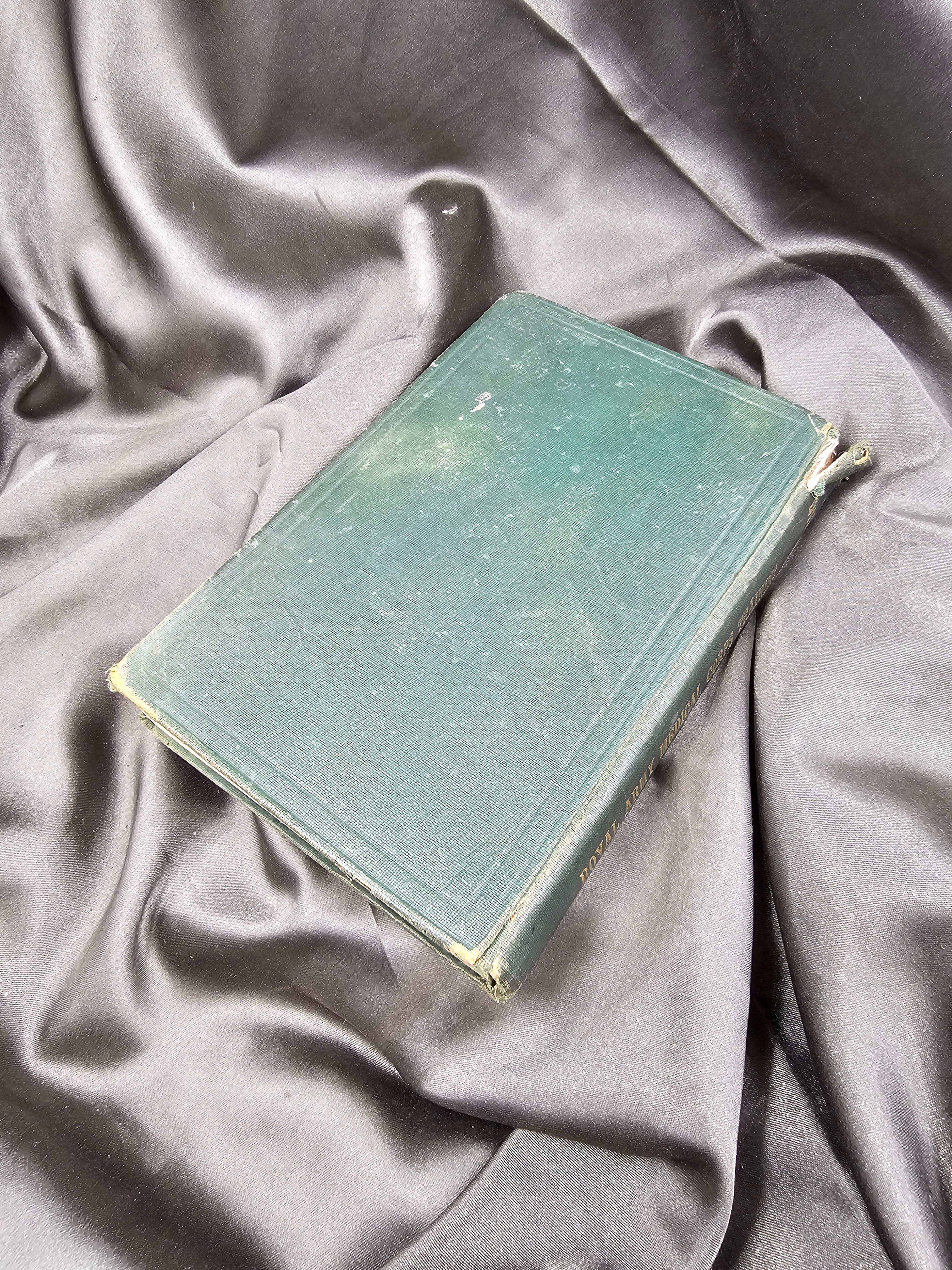 WWI ERA BRITISH ROYAL ARMY MEDICAL TRAINING HANDBOOK — image 9