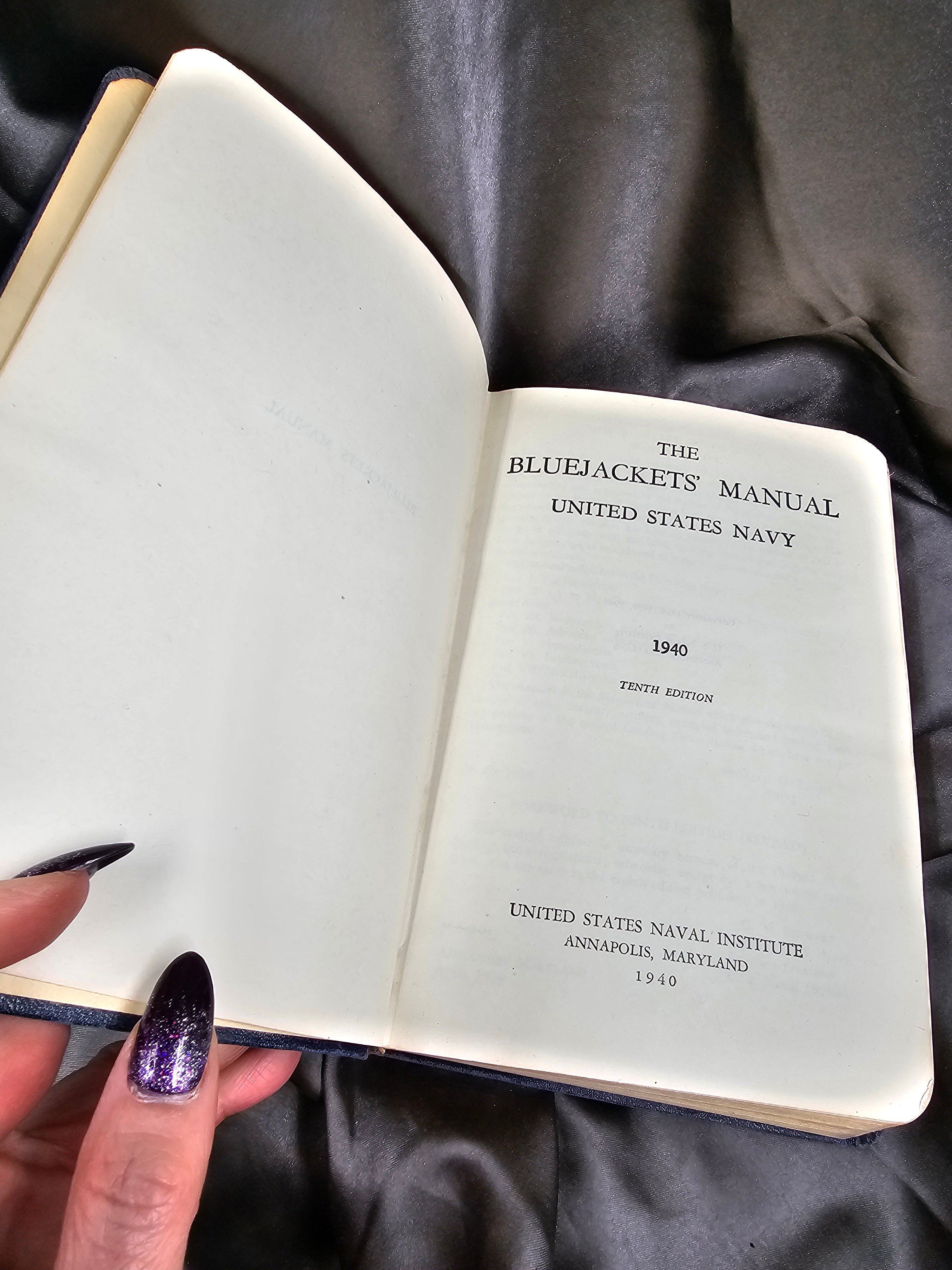 WWII ERA 1940 EDITION NAVY BLUEJACKET MANUAL — image 2