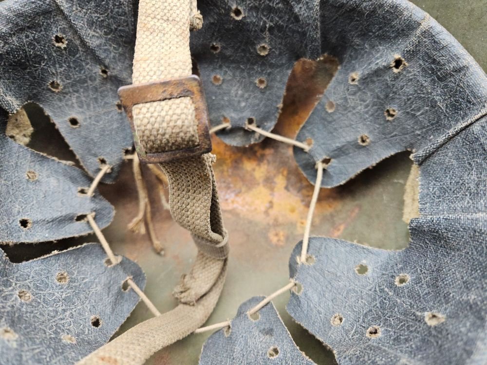 WWII Russian Soviet SSh-39 Steel combat Helmet. — image 9