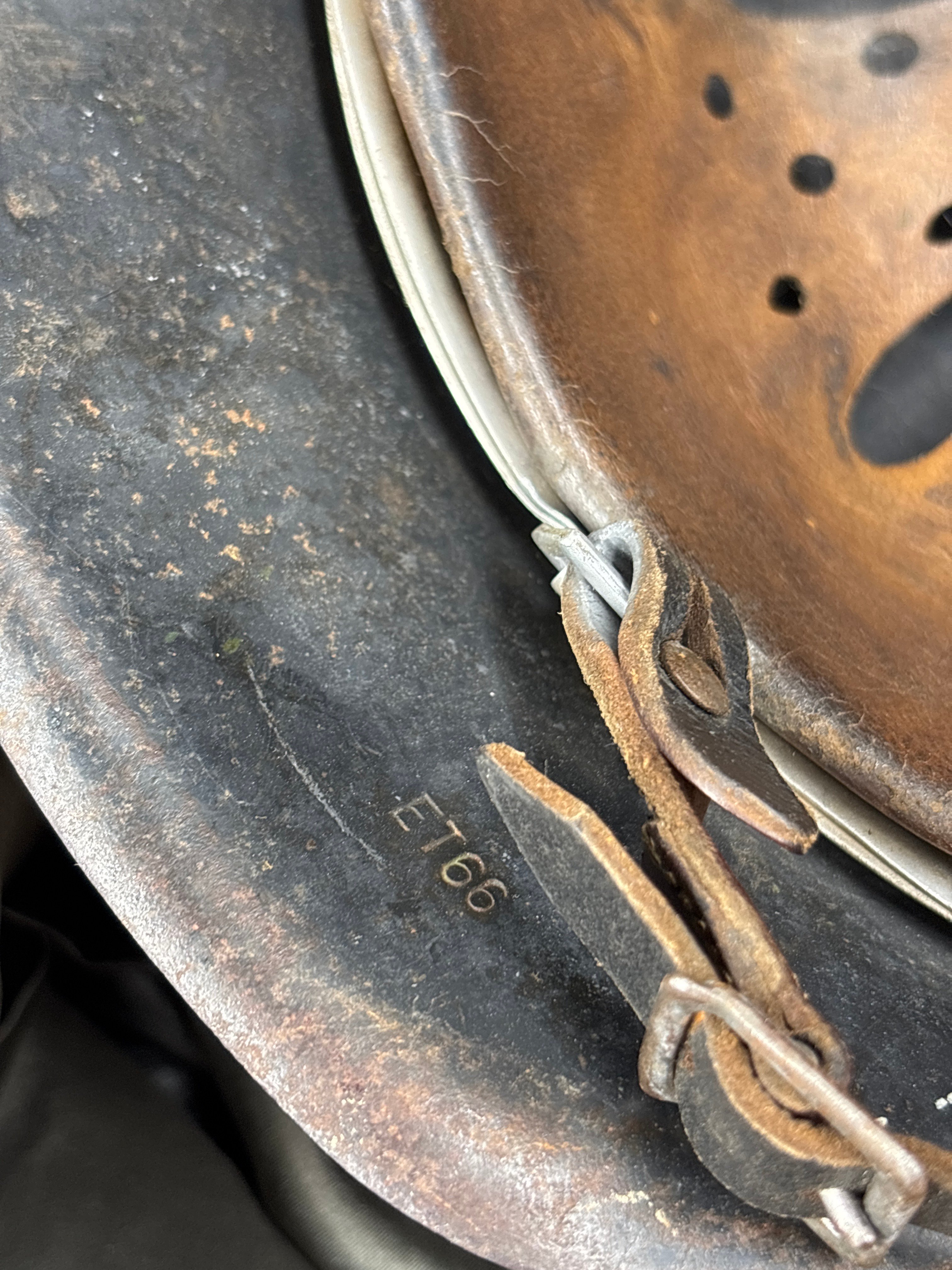 WWII GERMAN LUFTWAFFE SINGLE DECAL HELMET — image 2