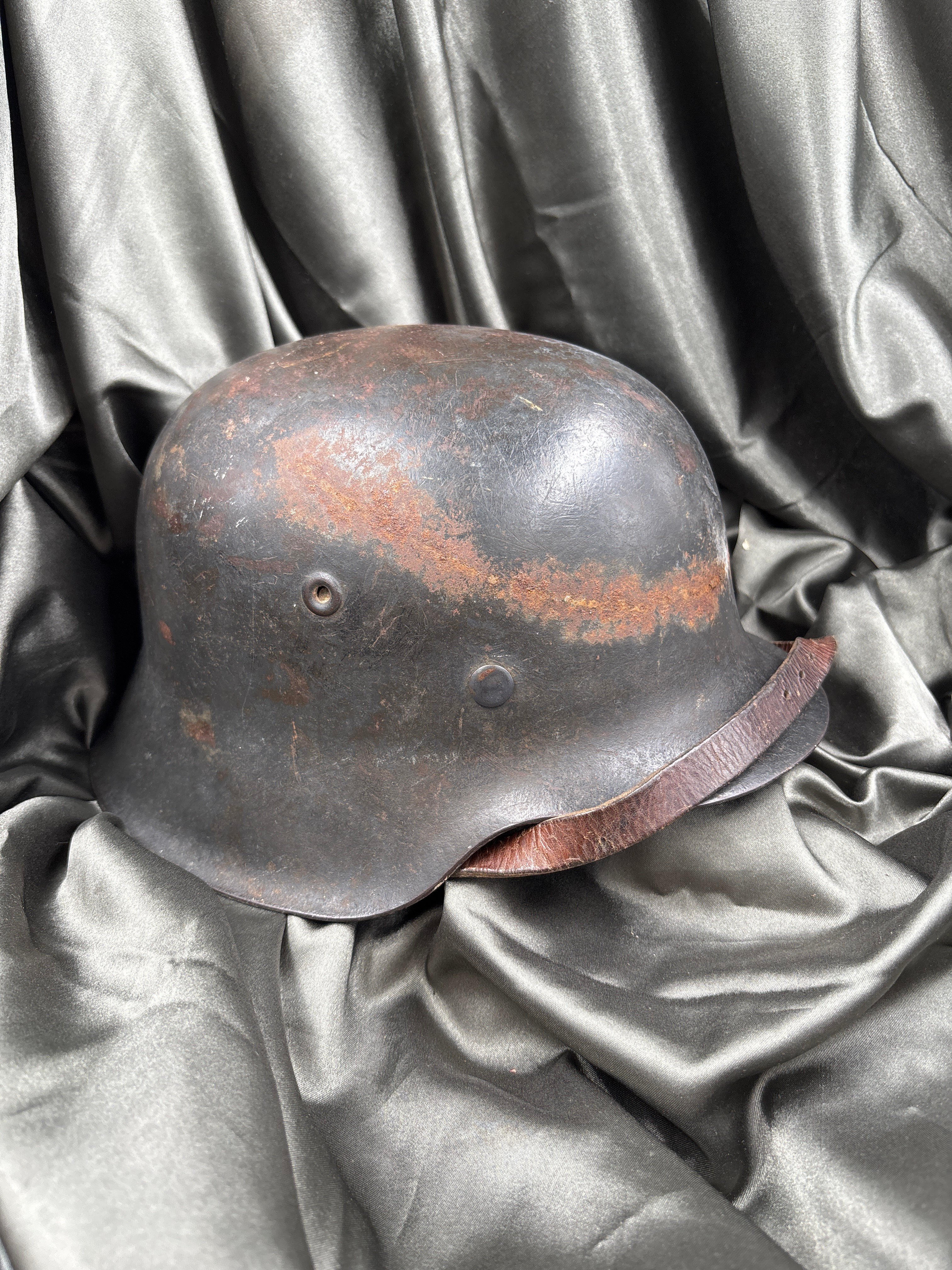 WWII GERMAN LUFTWAFFE SINGLE DECAL HELMET — image 3
