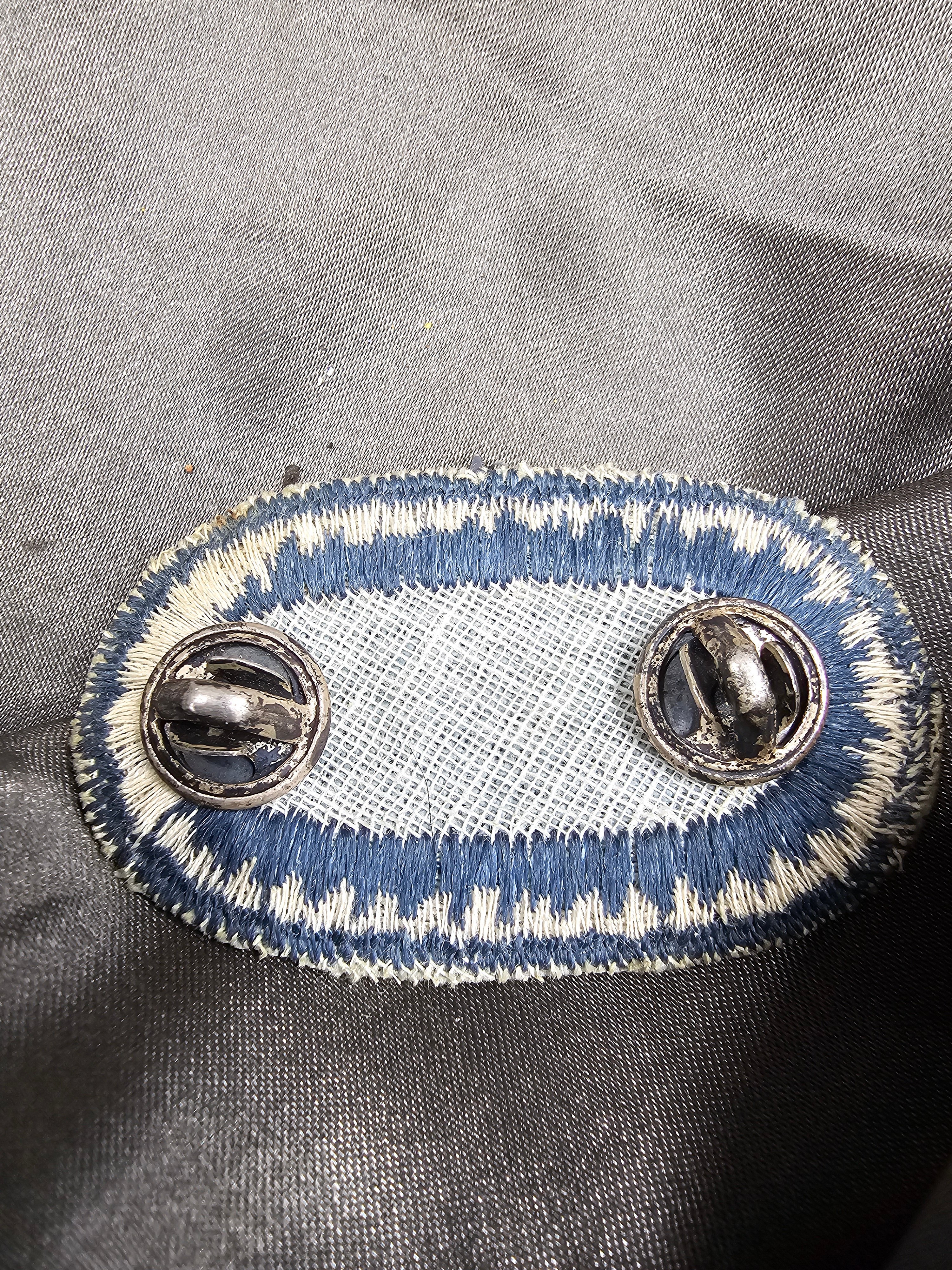 VIETNAM WAR ERA SILVER JUMP WINGS WITH ARMY INFANTRY AIRBORNE SCHOOL OVAL — image 3