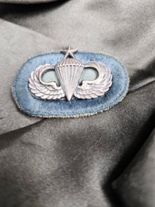 VIETNAM WAR ERA SILVER JUMP WINGS WITH ARMY INFANTRY AIRBORNE …