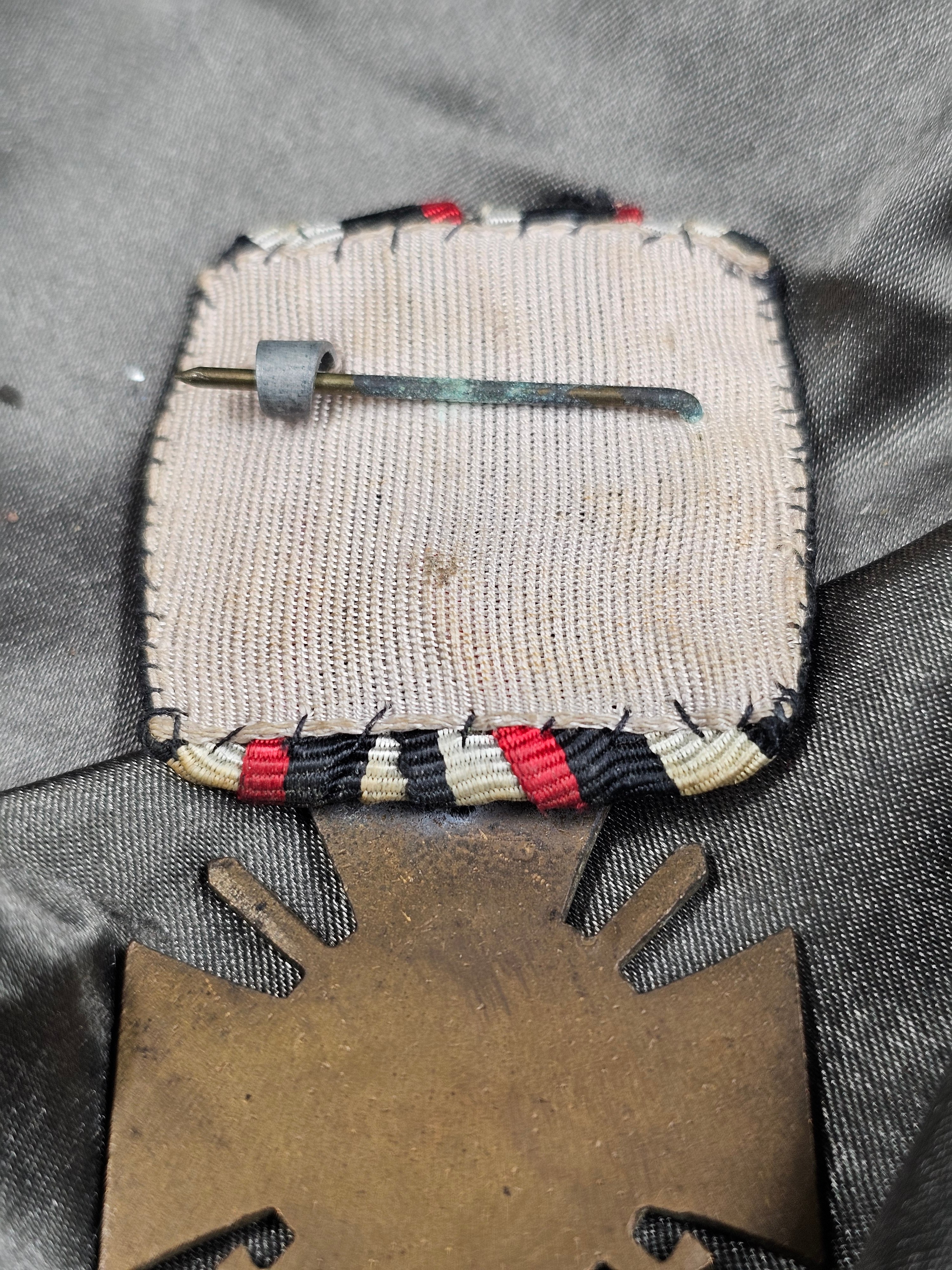 WWI GERMAN HINDENBERG MEDAL ON RIBBON RACK — image 5