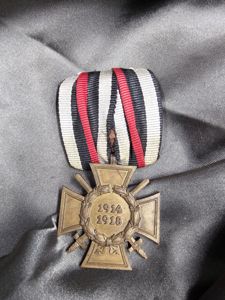WWI GERMAN HINDENBERG MEDAL ON RIBBON RACK