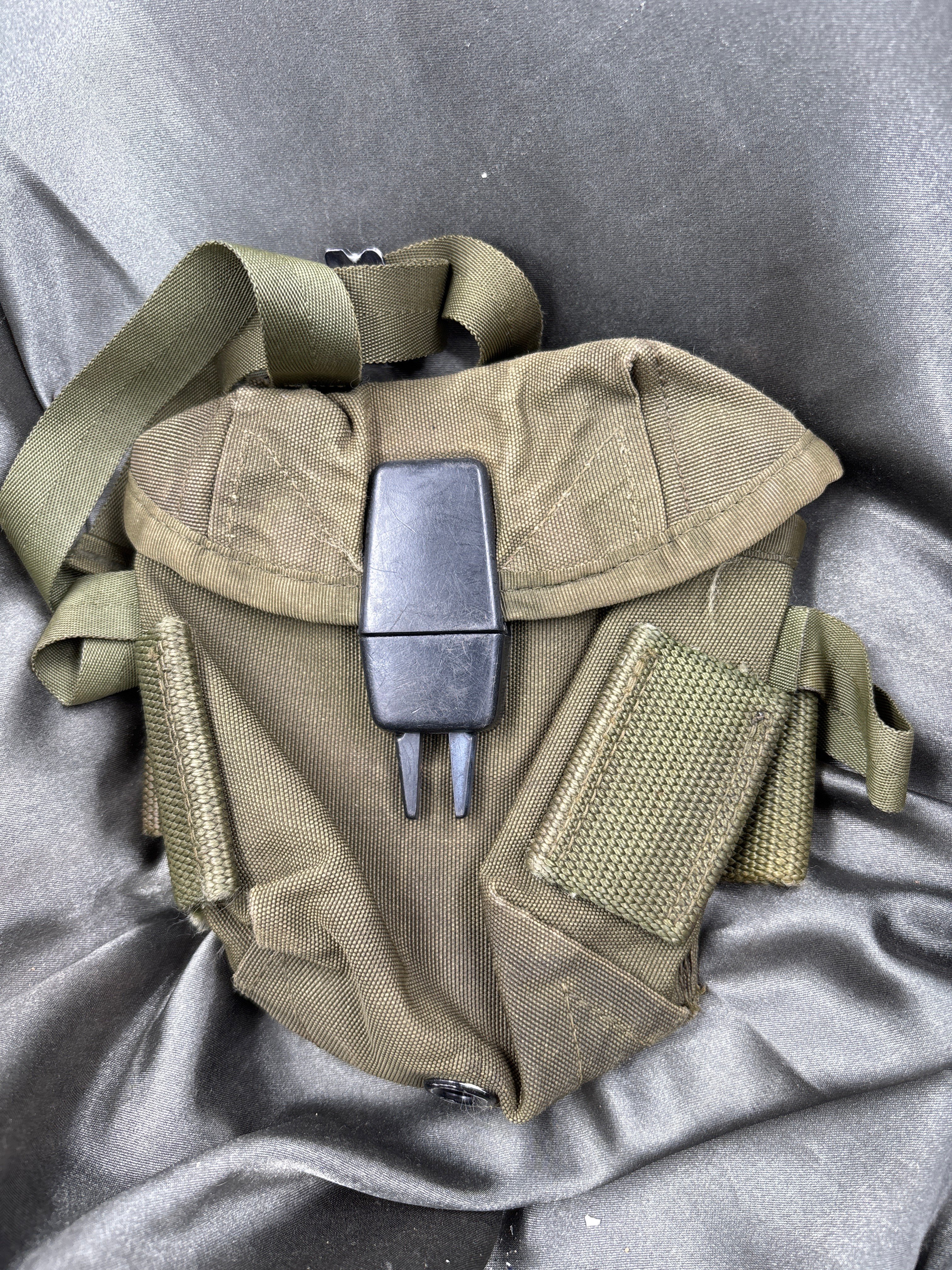 VIETNAM WAR ERA M67 AMMUNITION POUCH — image 3