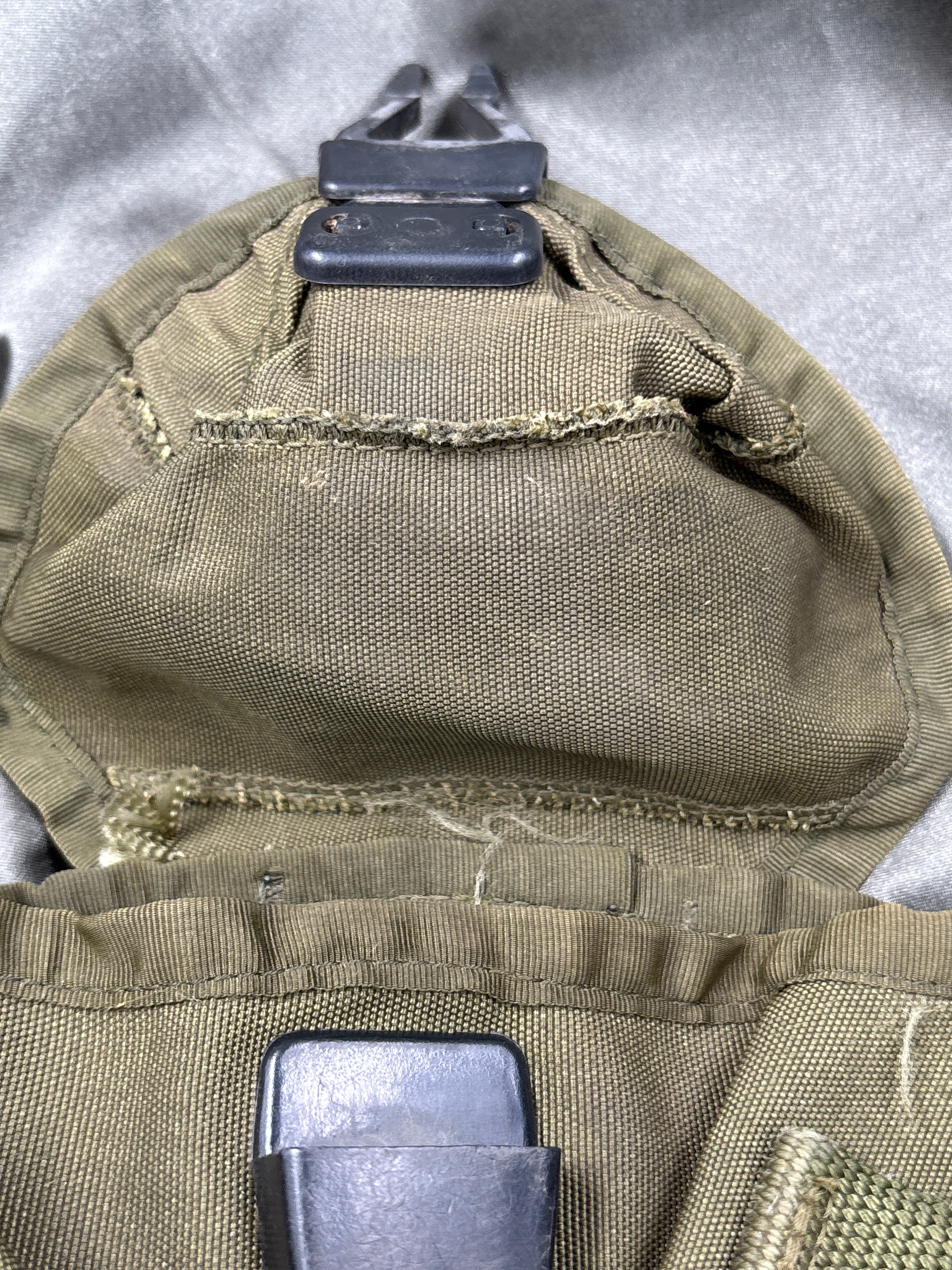VIETNAM WAR ERA M67 AMMUNITION POUCH — image 4