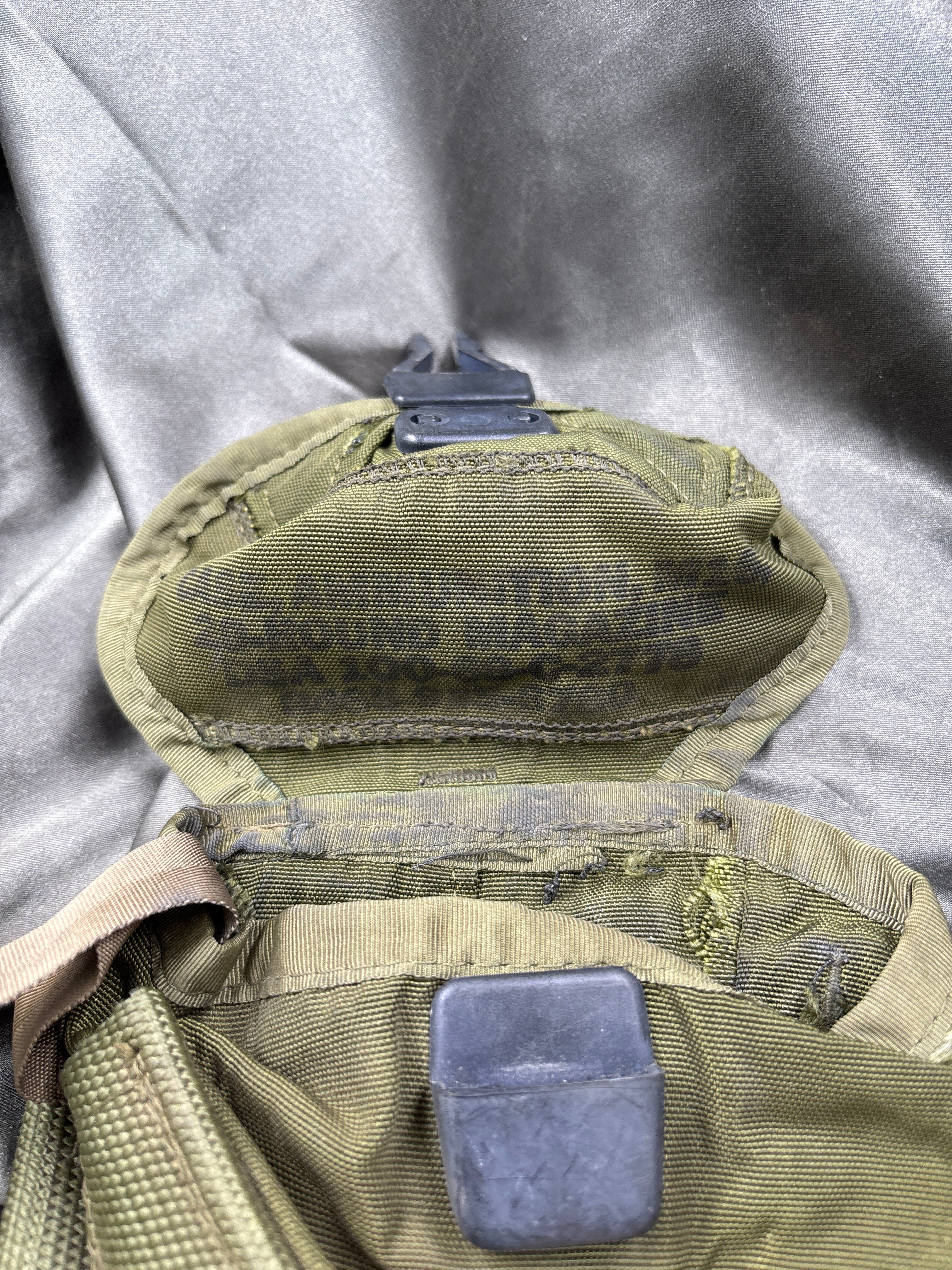VIETNAM WAR ERA M67 AMMUNITION POUCH — image 3