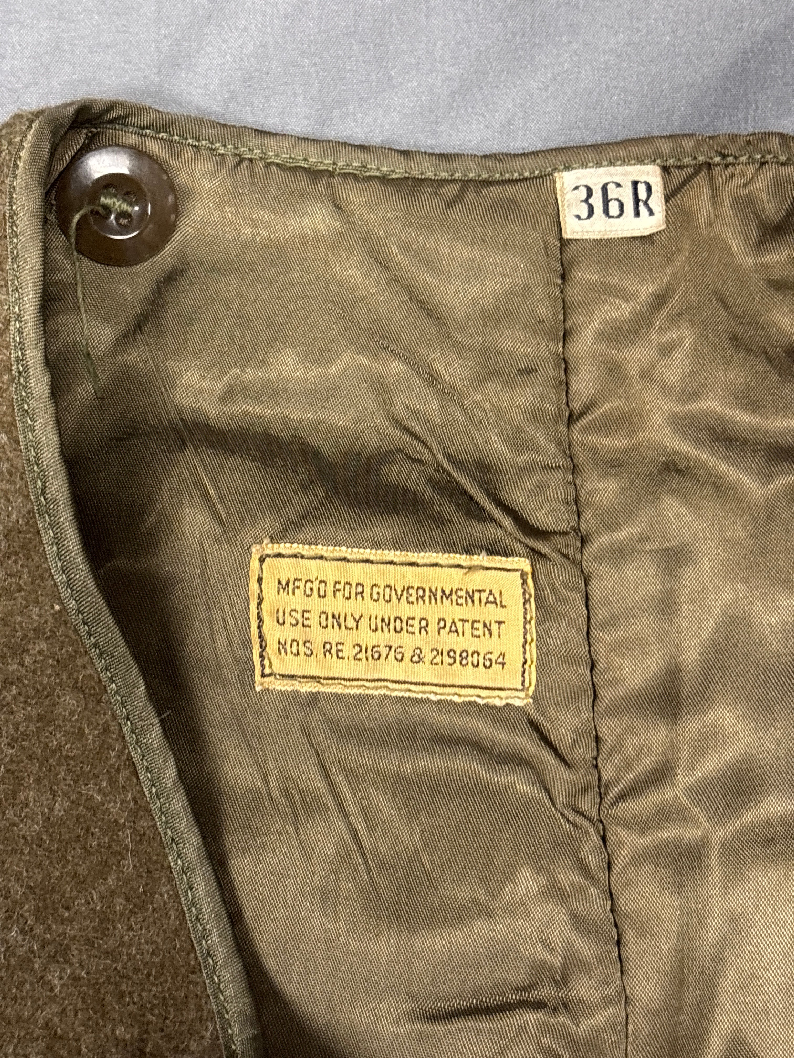 WWII US OFFICER OVERCOAT WOOL LINER SIZE 36R — image 2