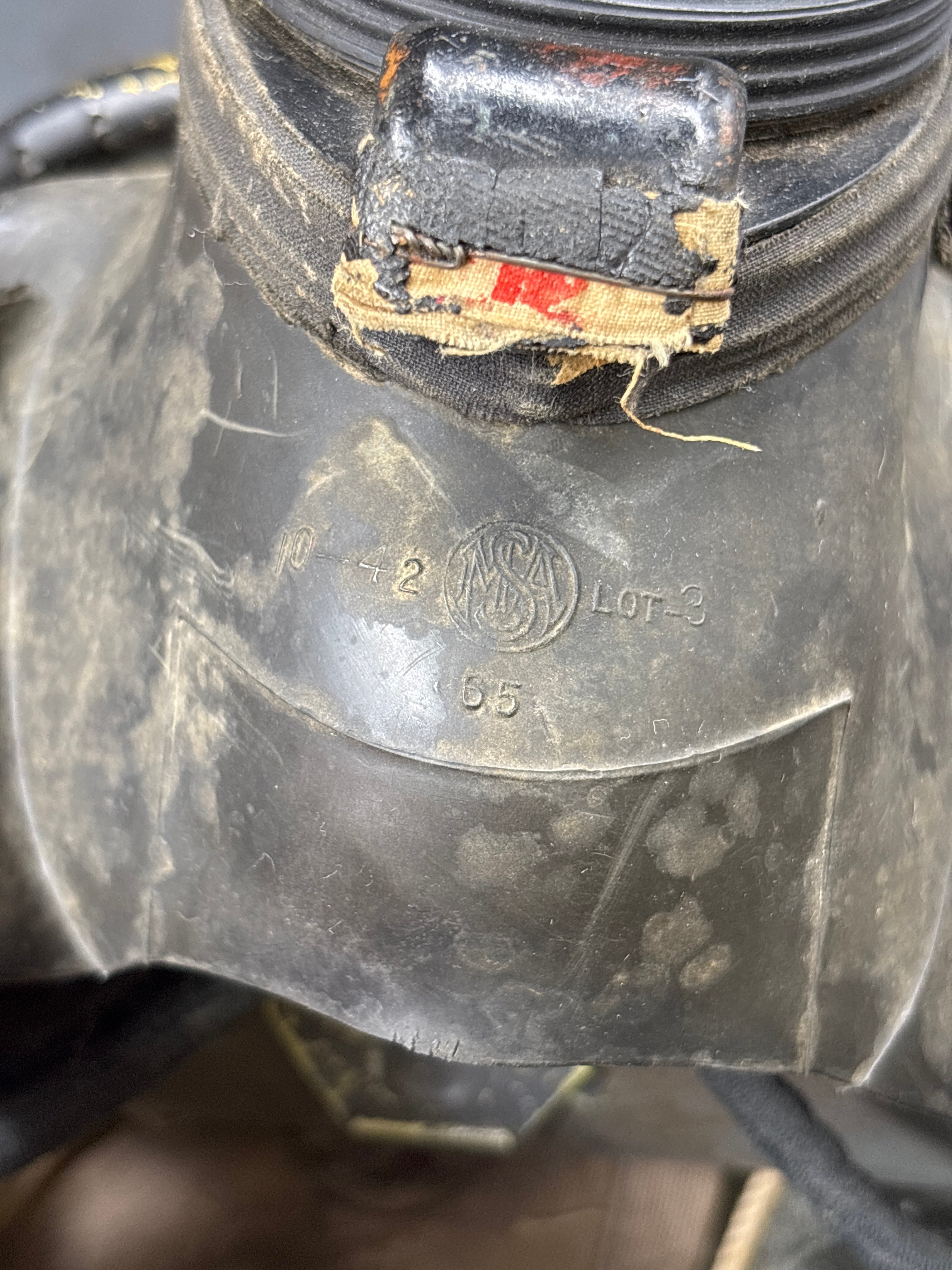 WWII US NAVY GAS MASK — image 6