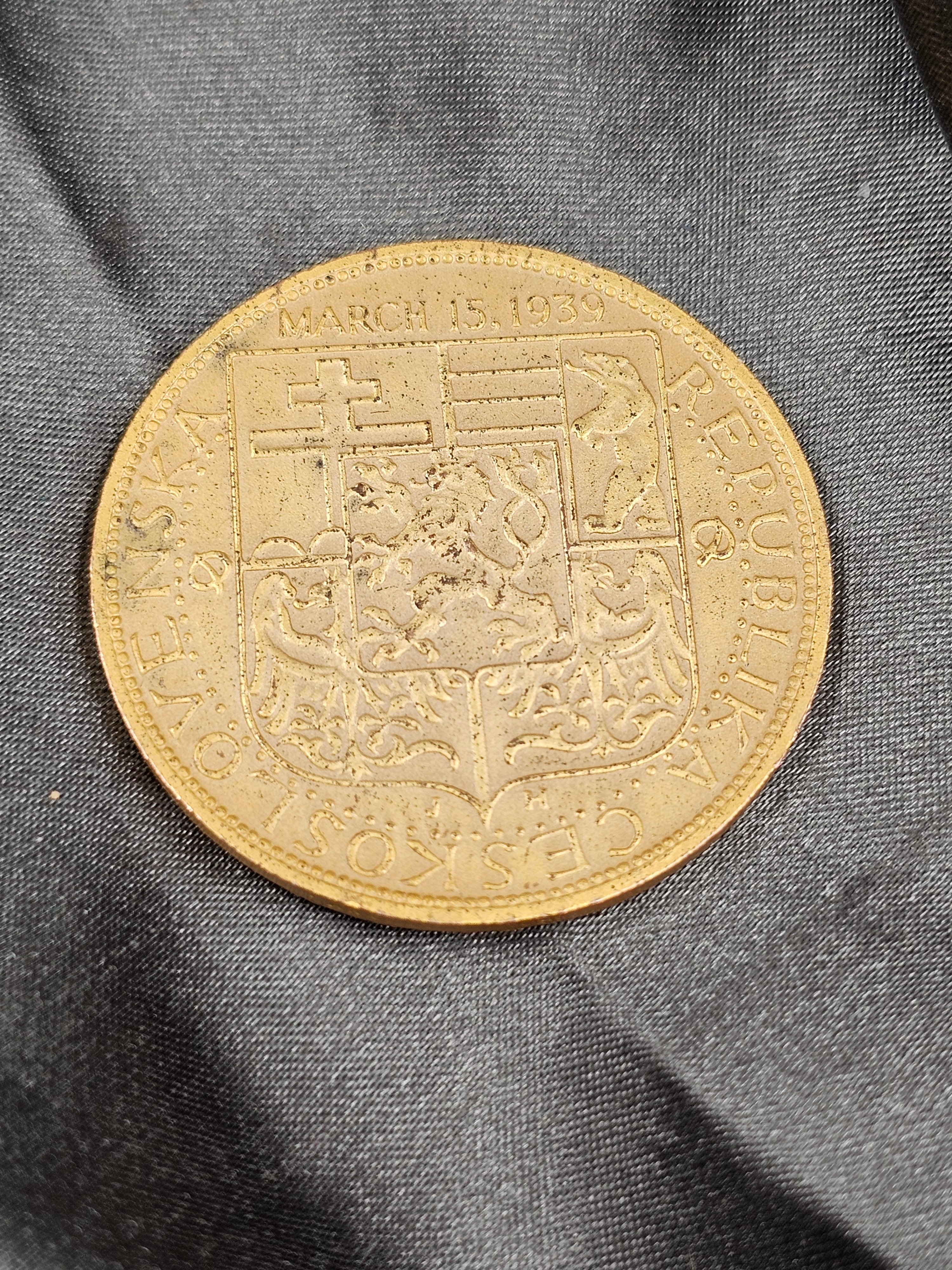 1939 NEWYORK WORLD FAIR FREE CZECHOSLAVAKIA COIN — image 3