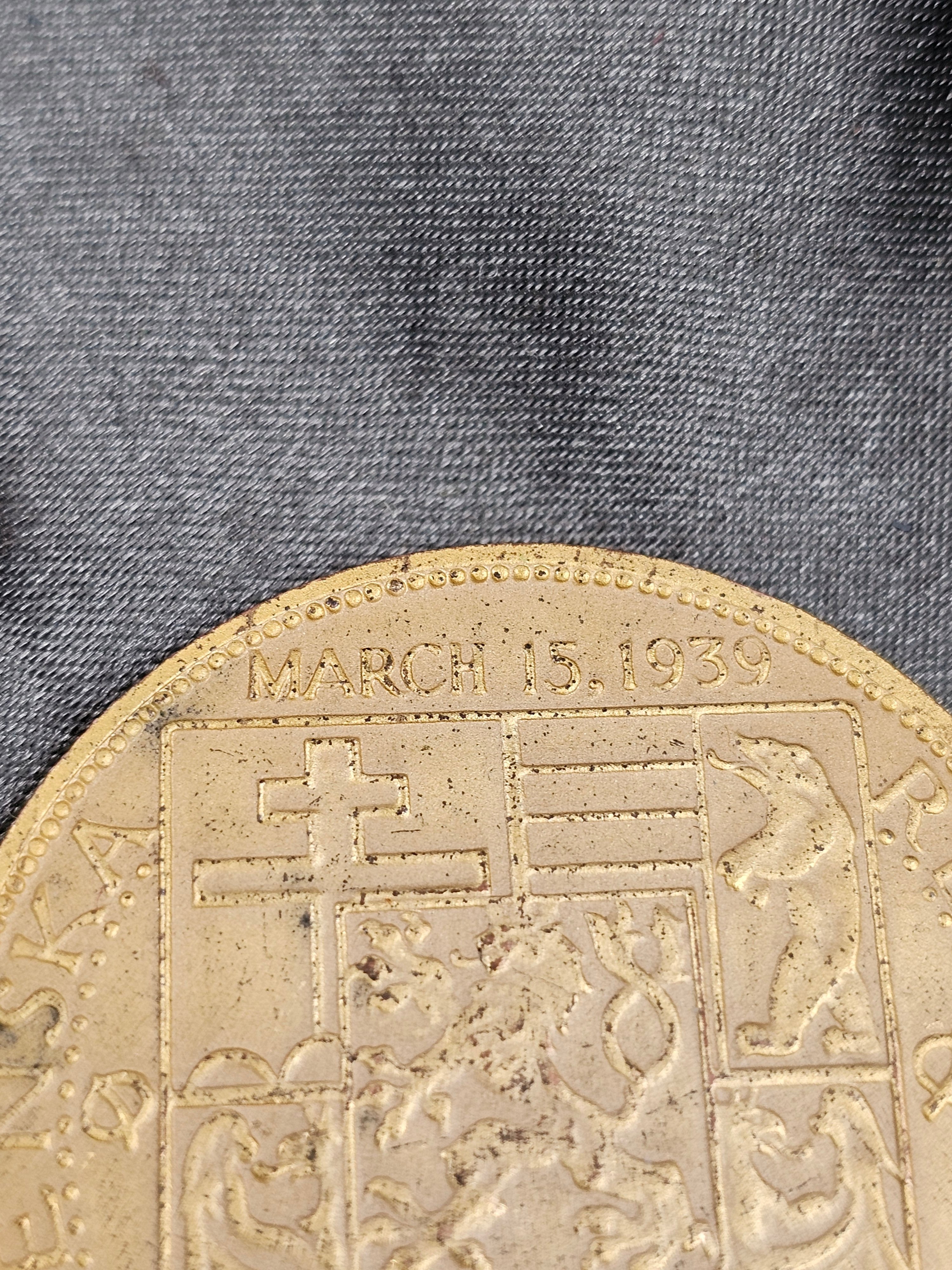 1939 NEWYORK WORLD FAIR FREE CZECHOSLAVAKIA COIN — image 4