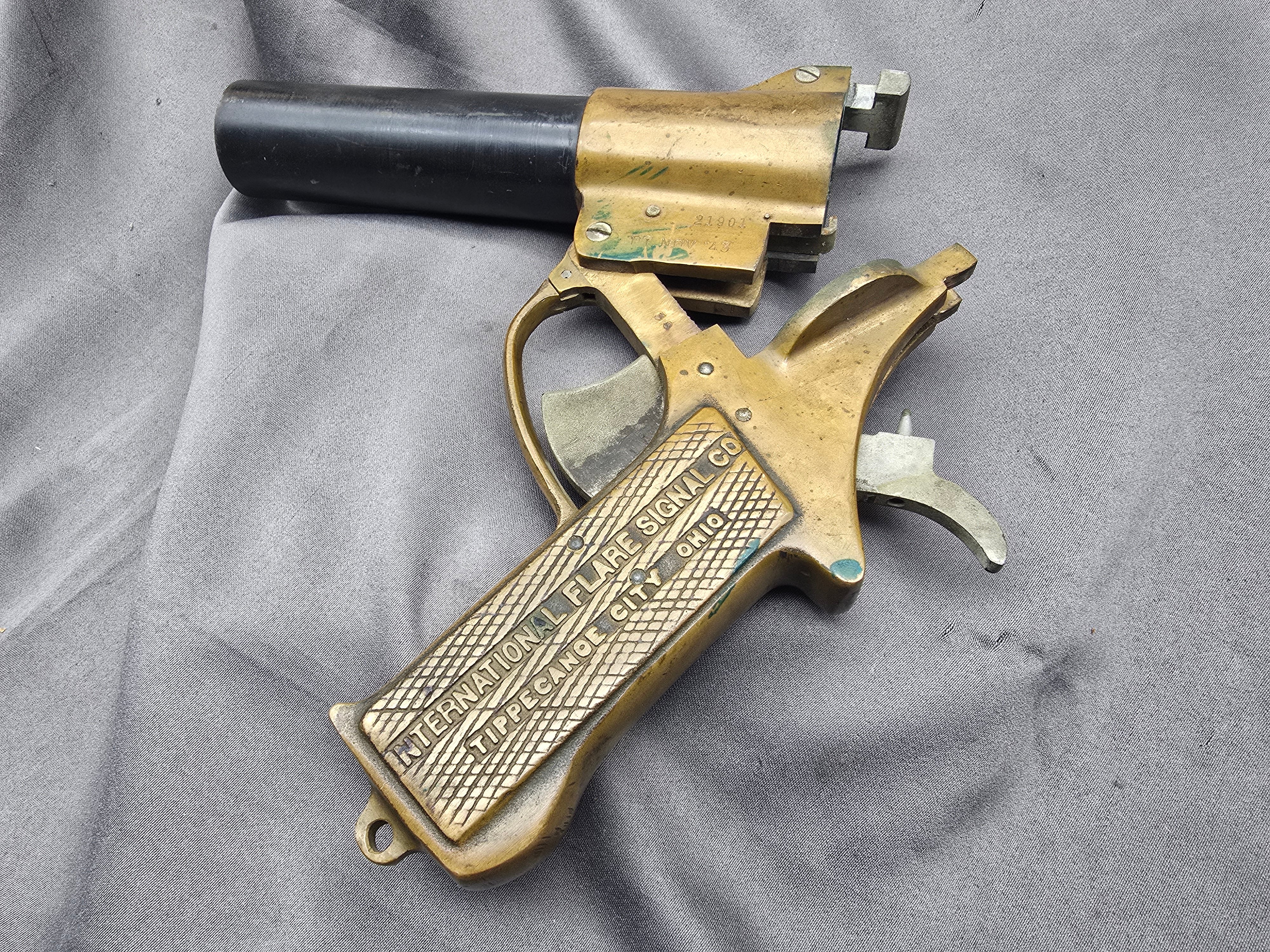 WWII US Navy Flare Gun — image 3