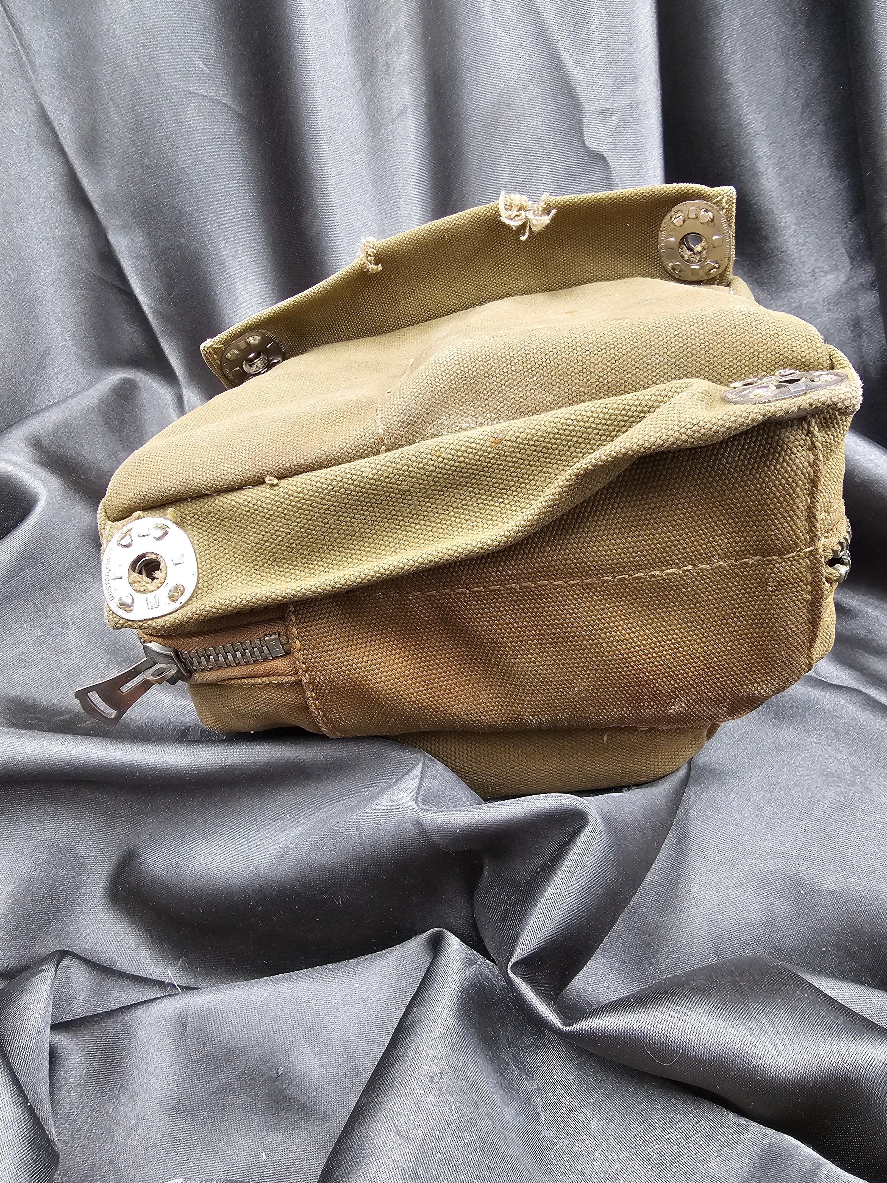 WWII US AIRBORNE GLIDER MEDICAL KIT — image 4