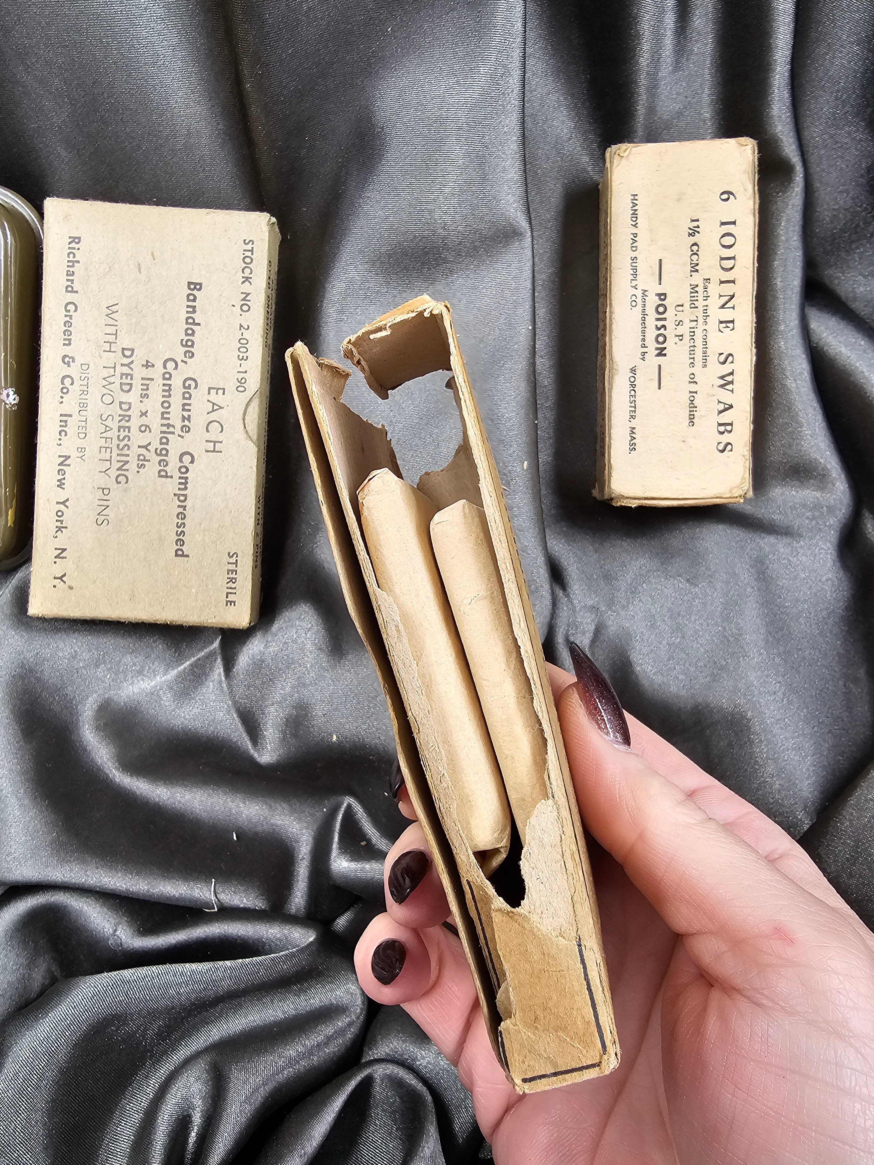 WWII US AIRBORNE GLIDER MEDICAL KIT — image 8