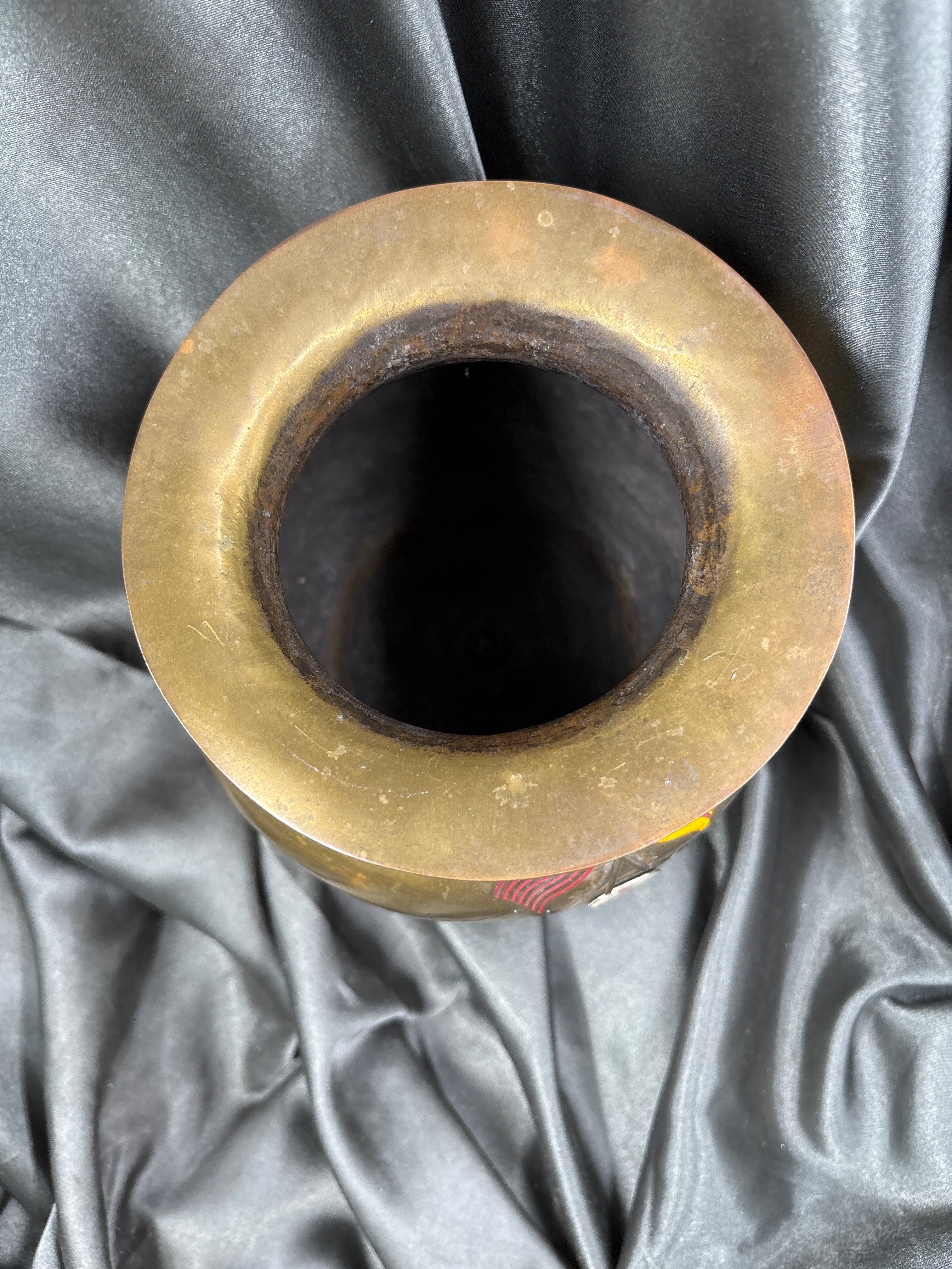 VIETNAM WAR ERA MAJOR DEDICATION TRENCH ART VASE — image 3
