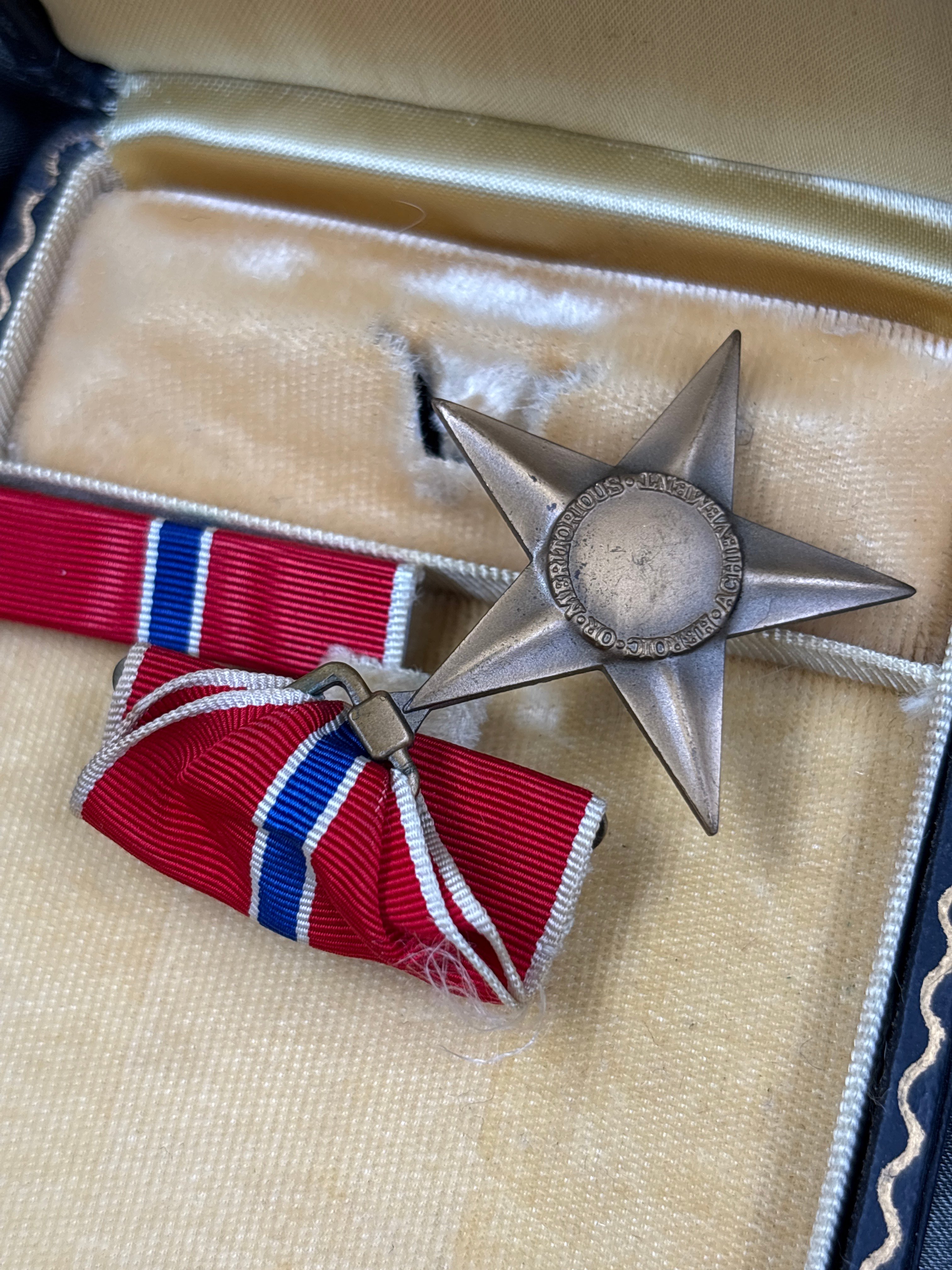 POST-WWII US BRONZE STAR MEDAL — image 2