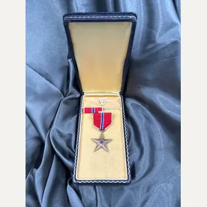 POST-WWII US BRONZE STAR MEDAL