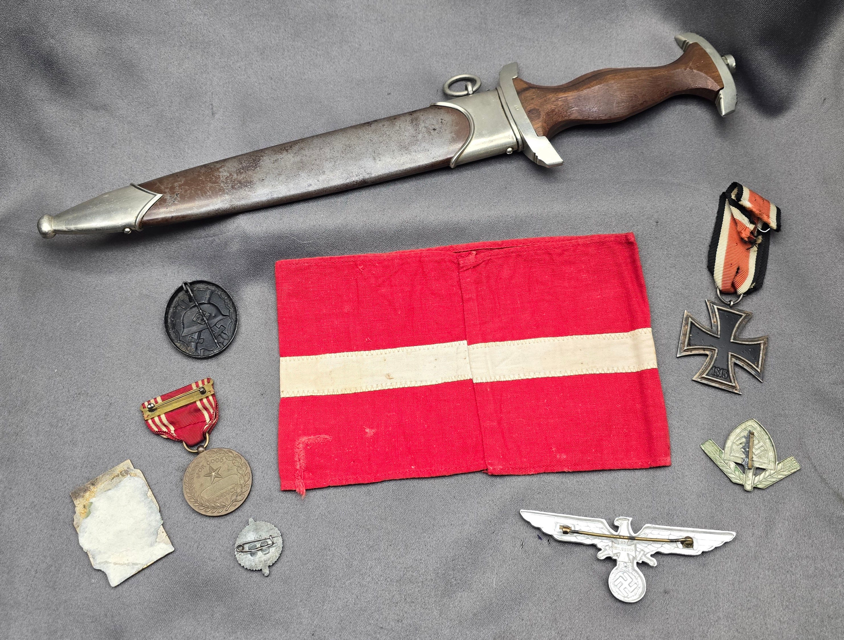 SA Dagger GI Veteran Grouping — image 2