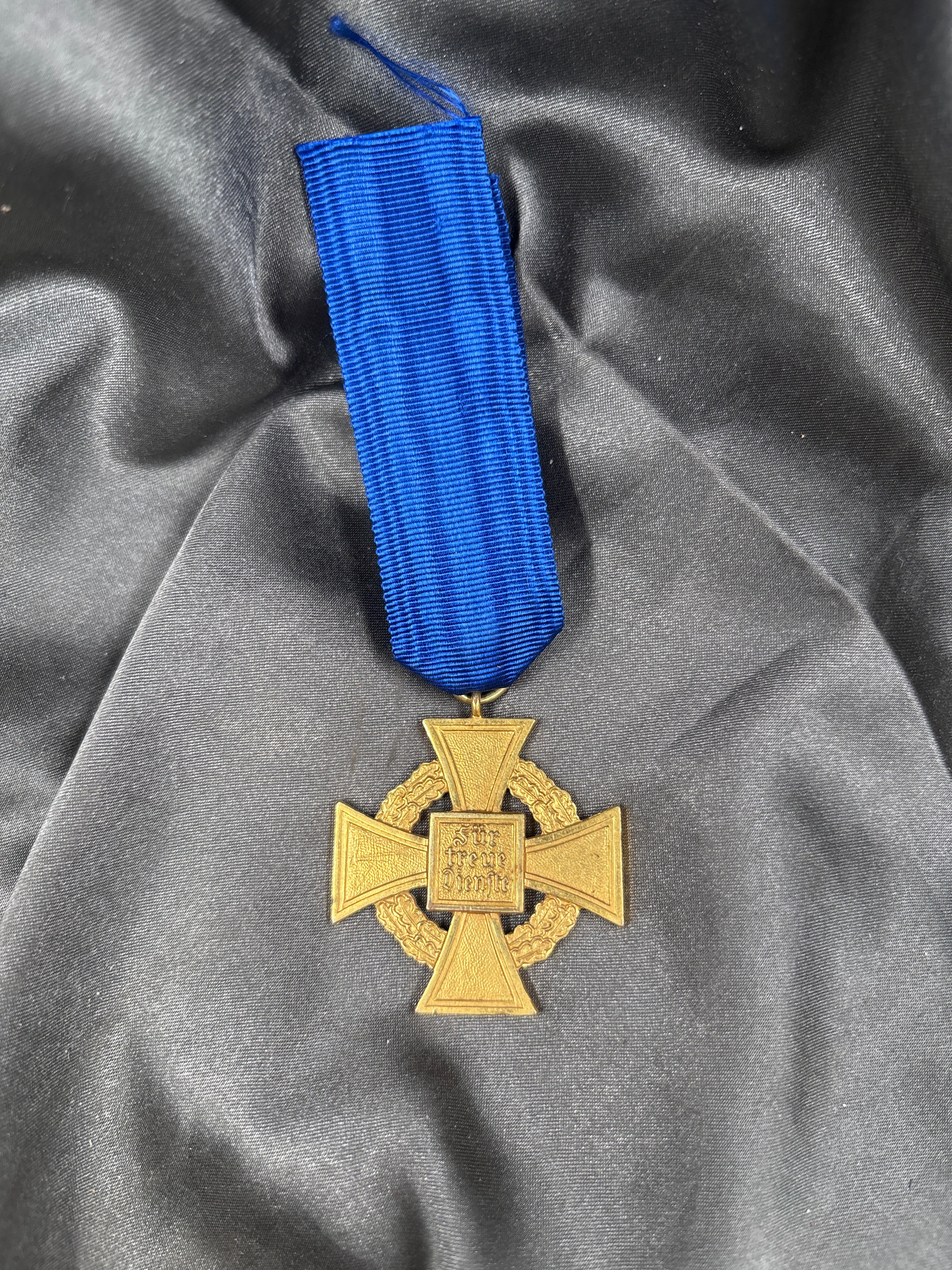 WWII GERMAN FAITHFUL SERVICE CROSS MEDAL — image 2