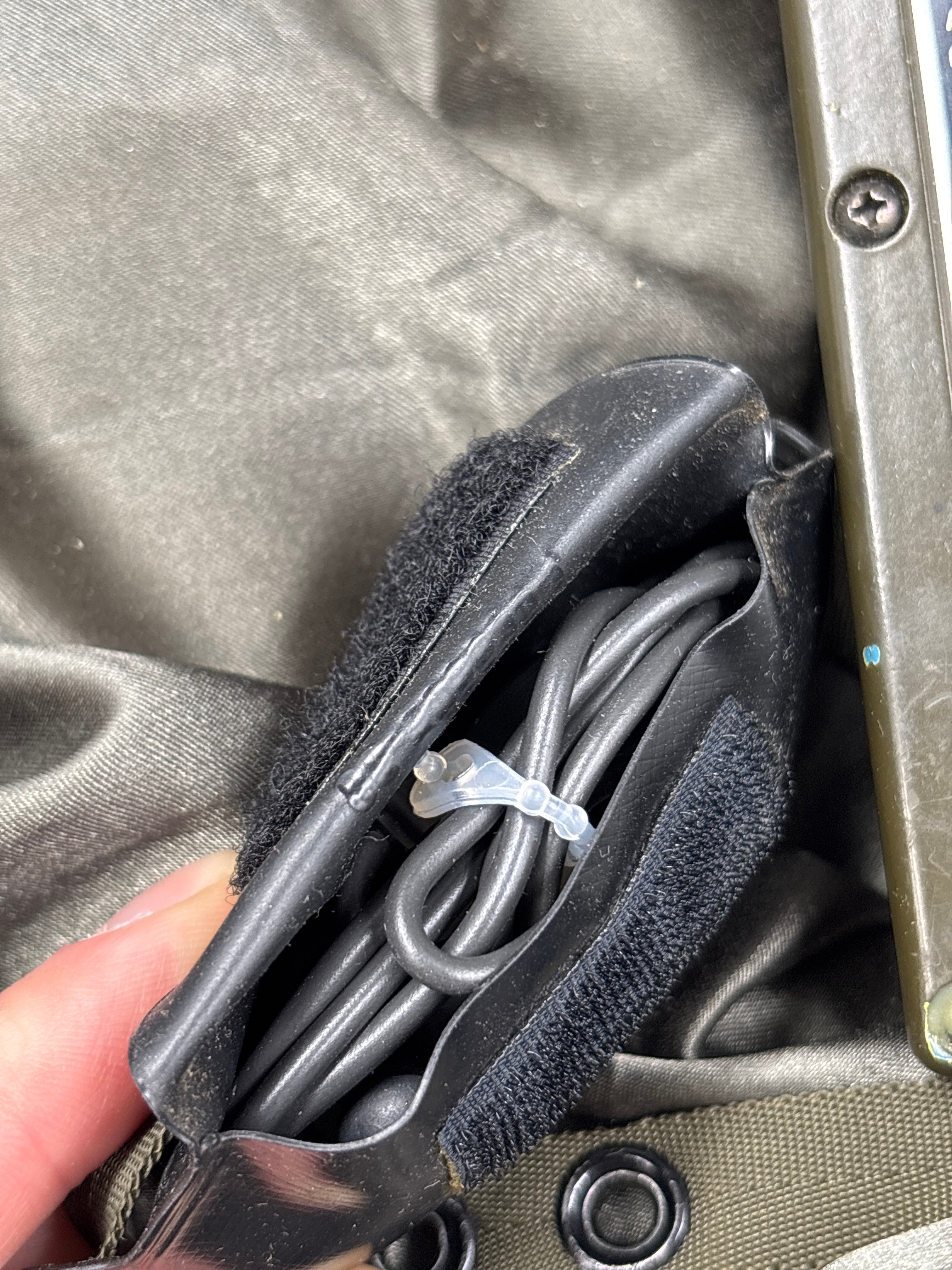 VIETNAM WAR ERA AIR FORCE AN-PRC90 EMERGENCY RADIO — image 5