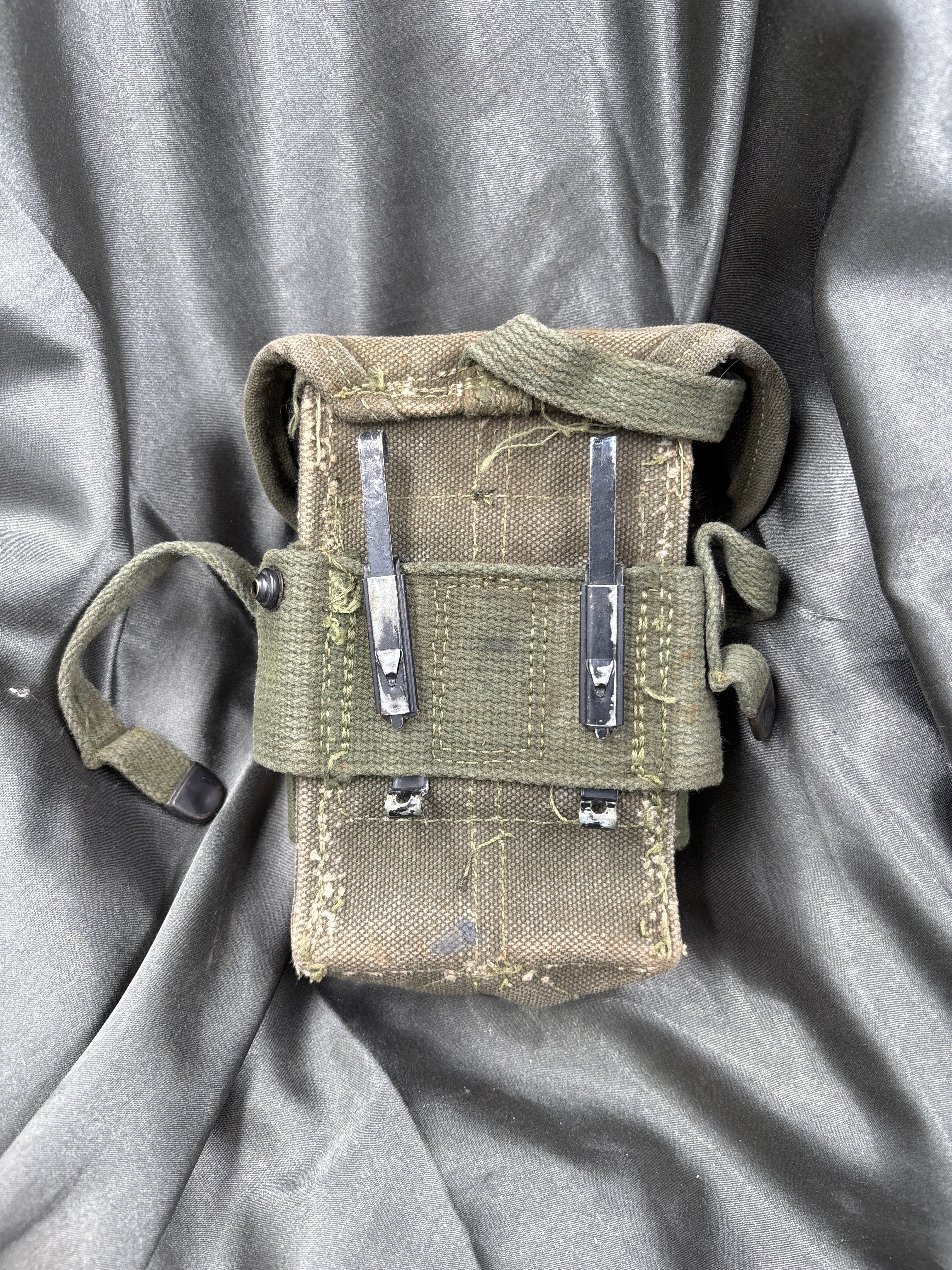 VIETNAM WAR ERA M56 AMMO POUCH — image 2