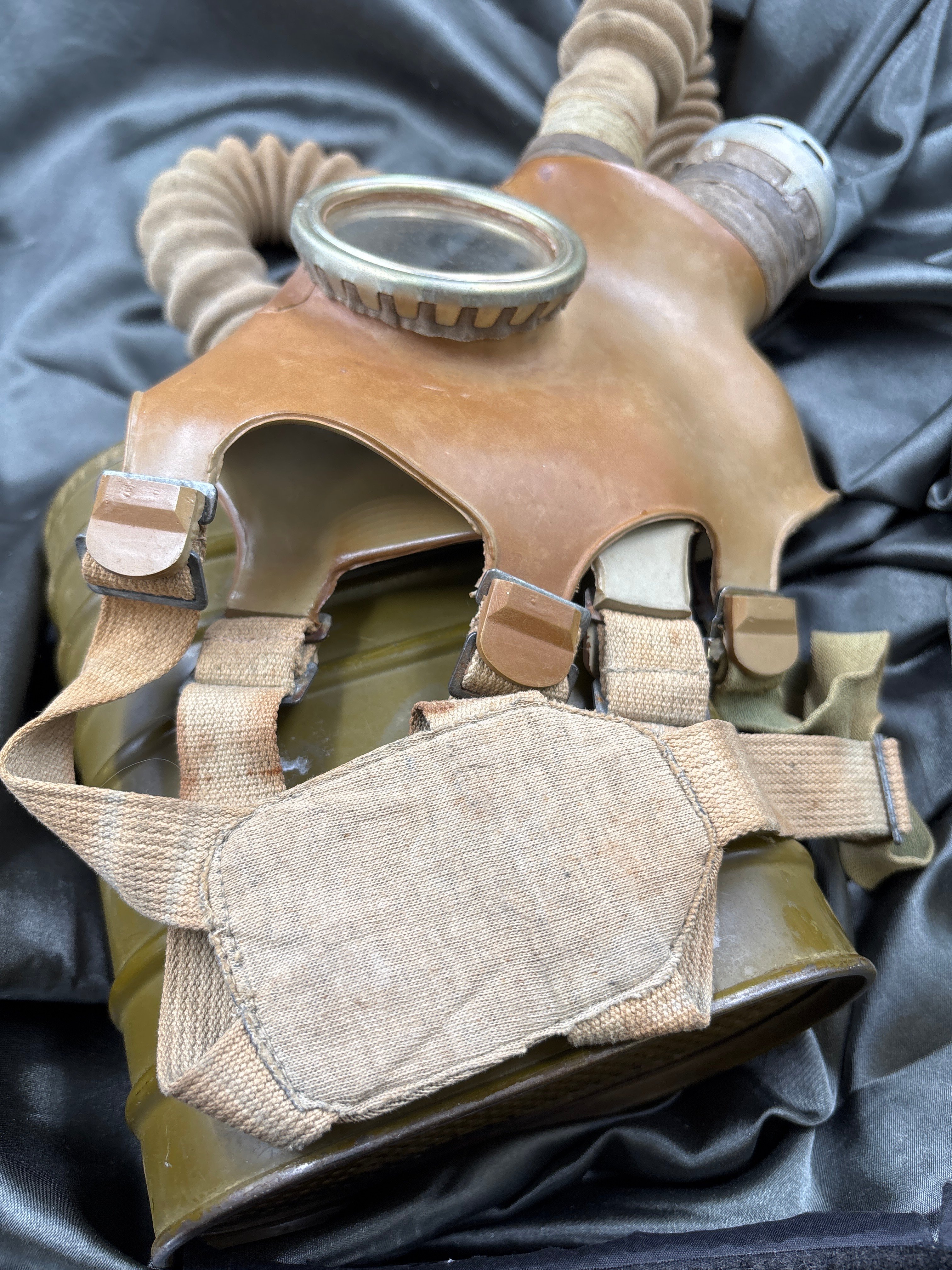 PRE/WWII ERA SOVIET GAS MASK — image 7