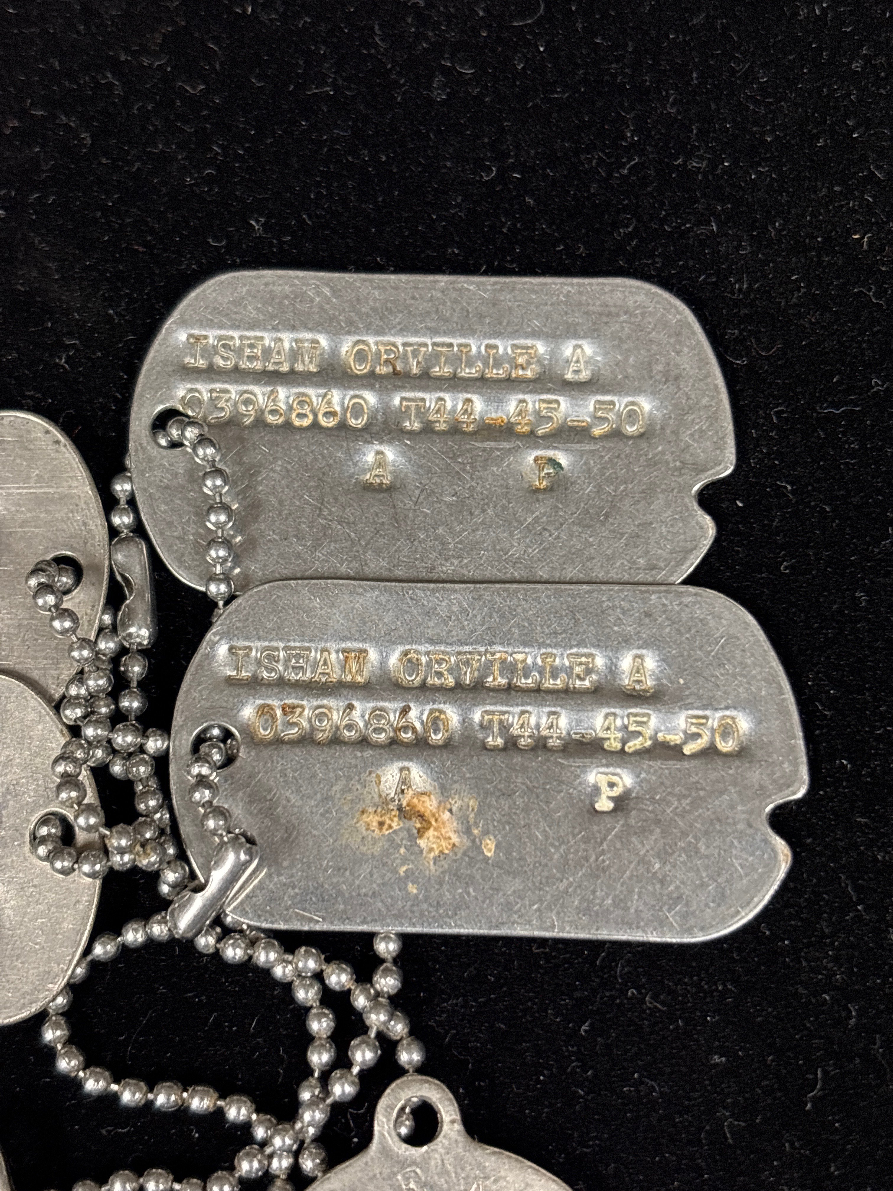 GROUPING OF PRE-WWII AND WWII DOG TAGS — image 3