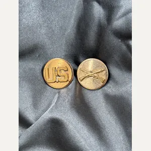 WWII US INFANTRY ENLISTED COLLAR DISCS