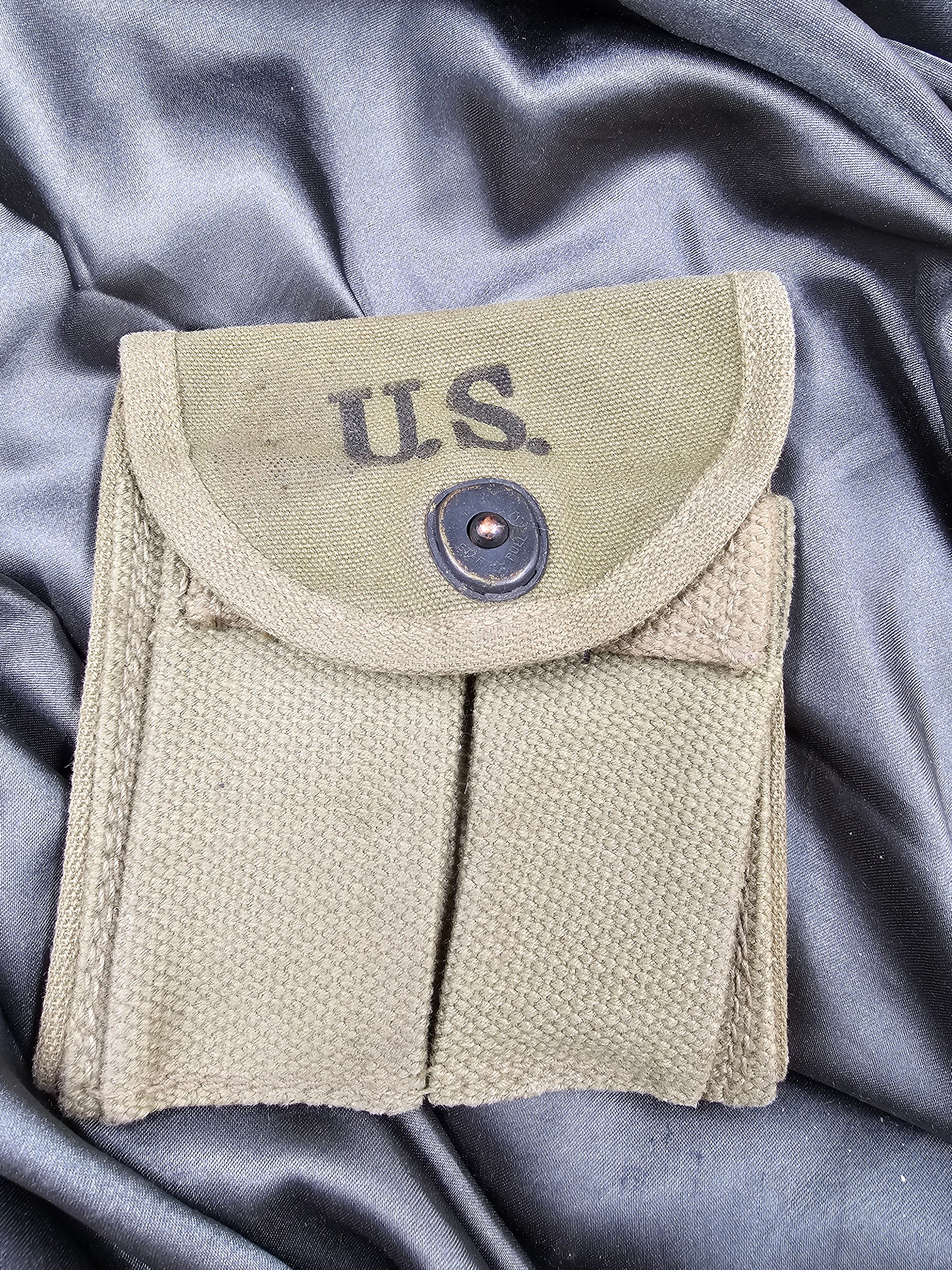 WWII US AMMO POUCH