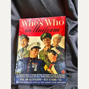 WWII ERA WHOS WHO IN UNIFORM BOOK