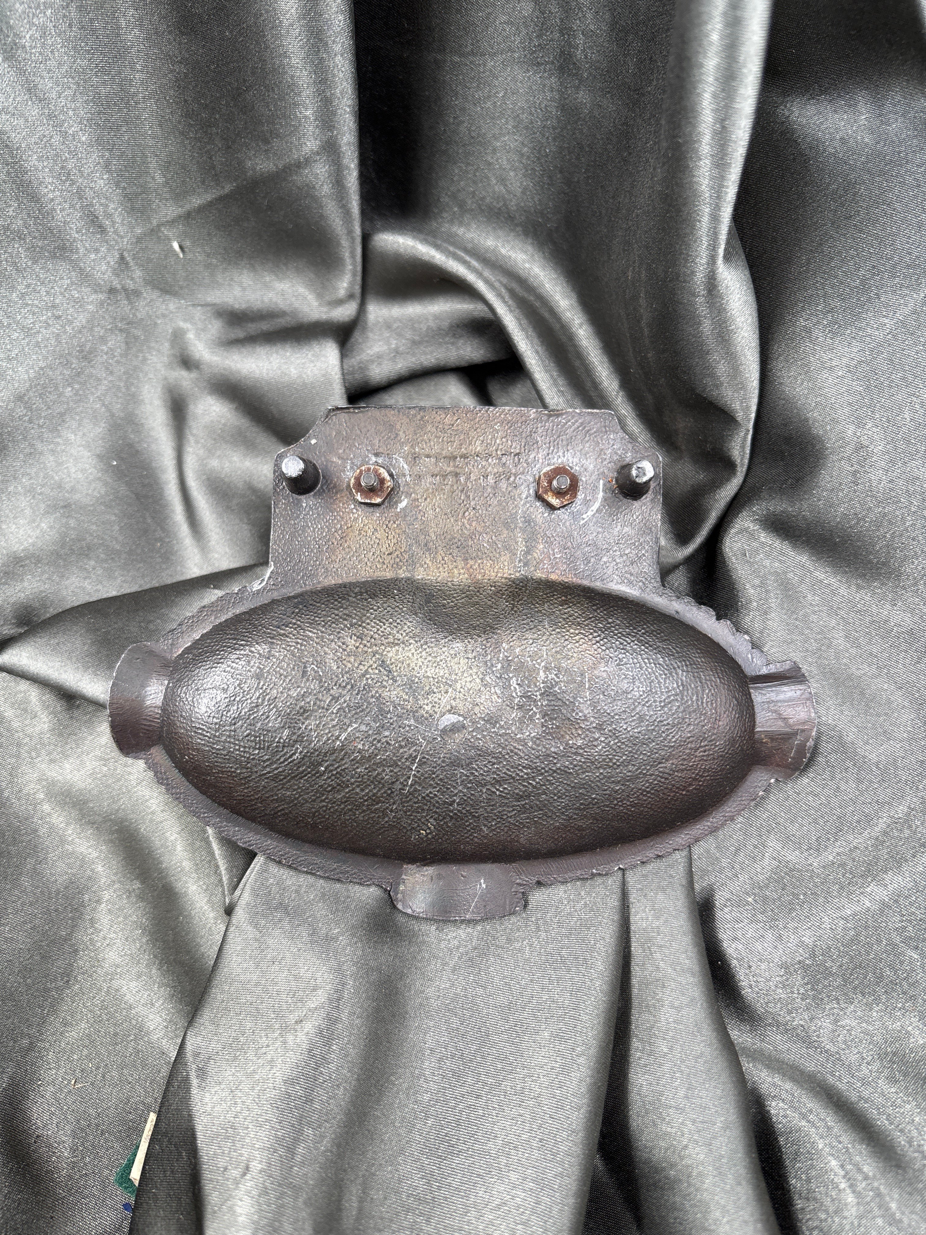 WWII ERA HOMEFRONT DECOR DIE-CAST TANK ASHTRAY — image 4
