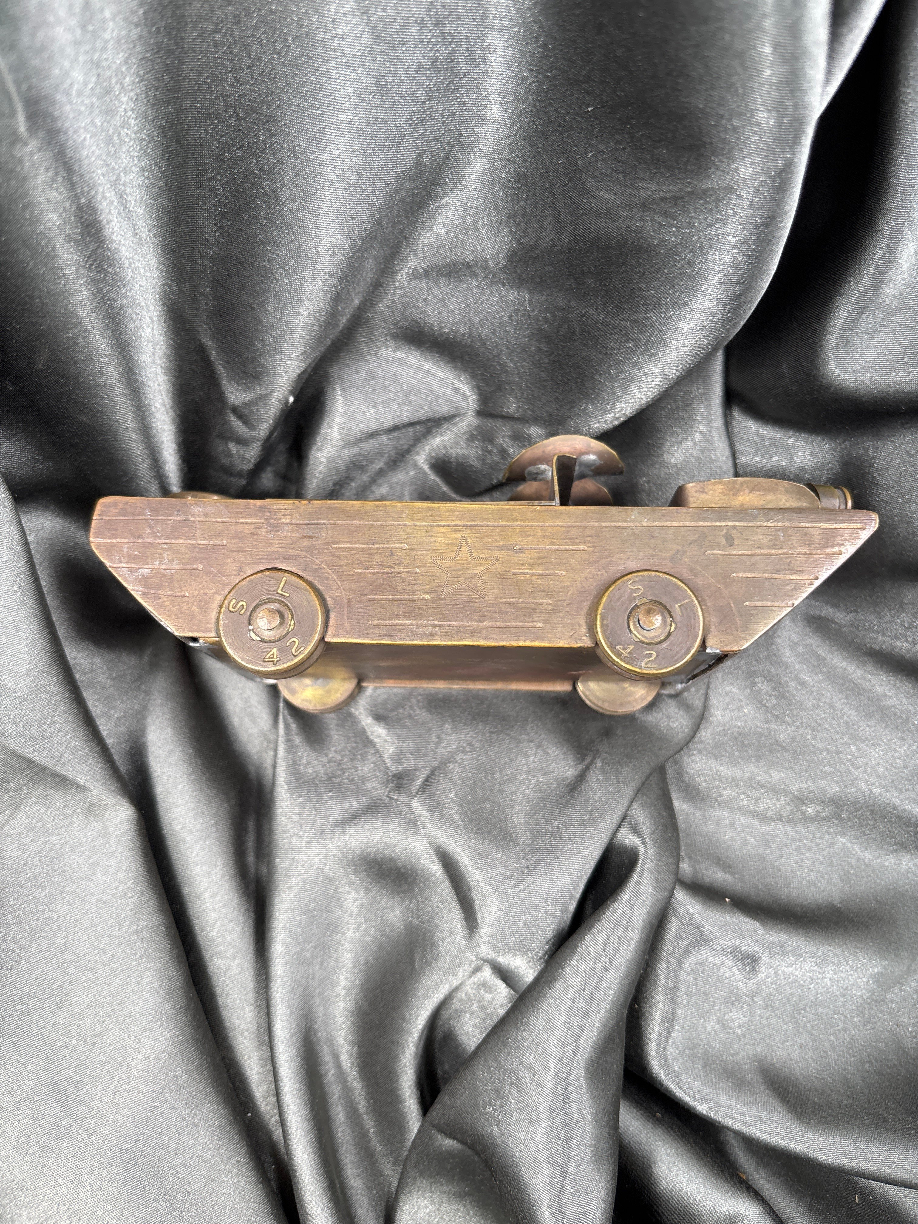 WWII ERA DUCK TRENCH ART ASHTRAY — image 4