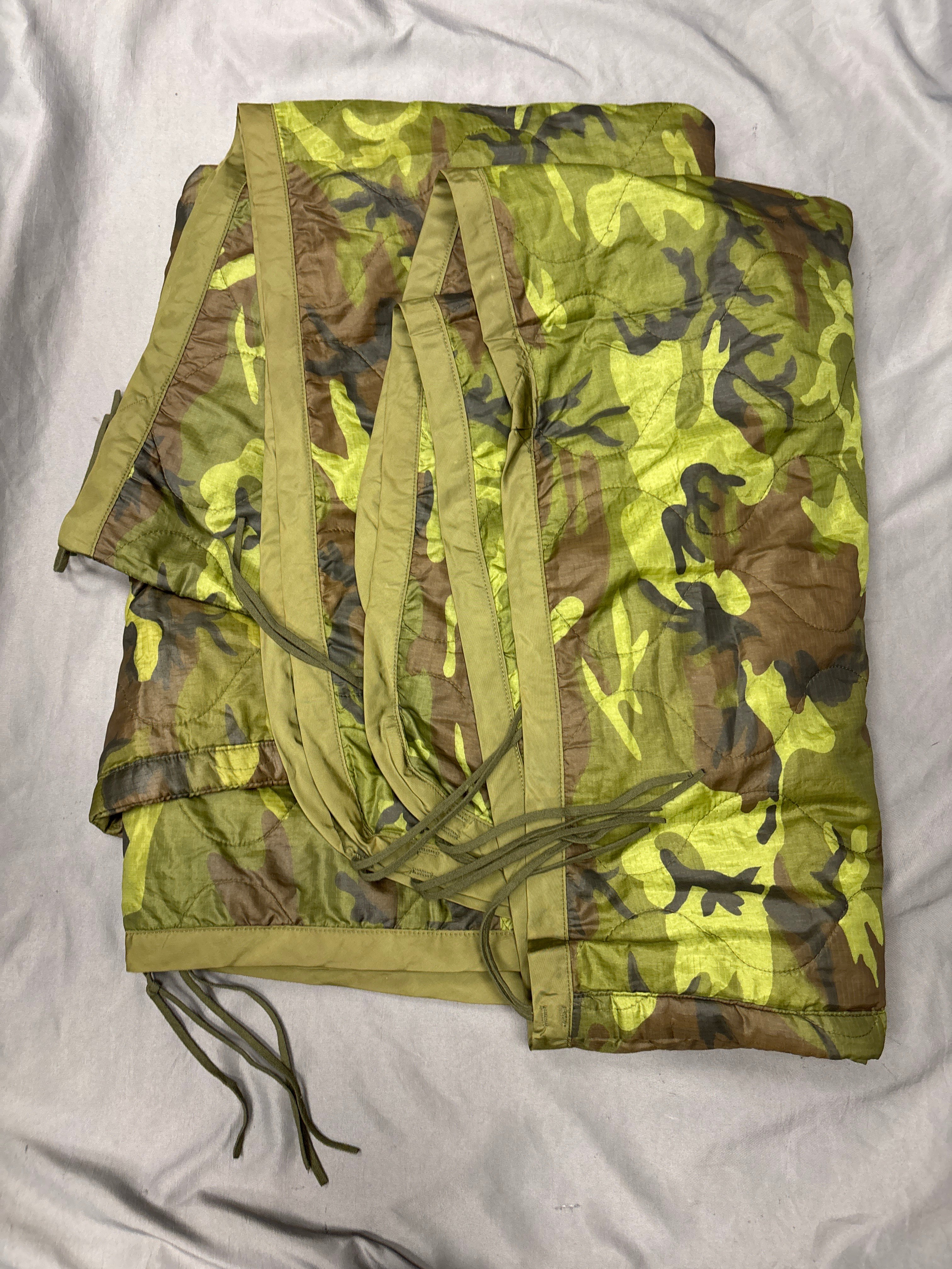 VIETNAM WAR ERA CAMOUFLAGE PONCHO LINER — image 2