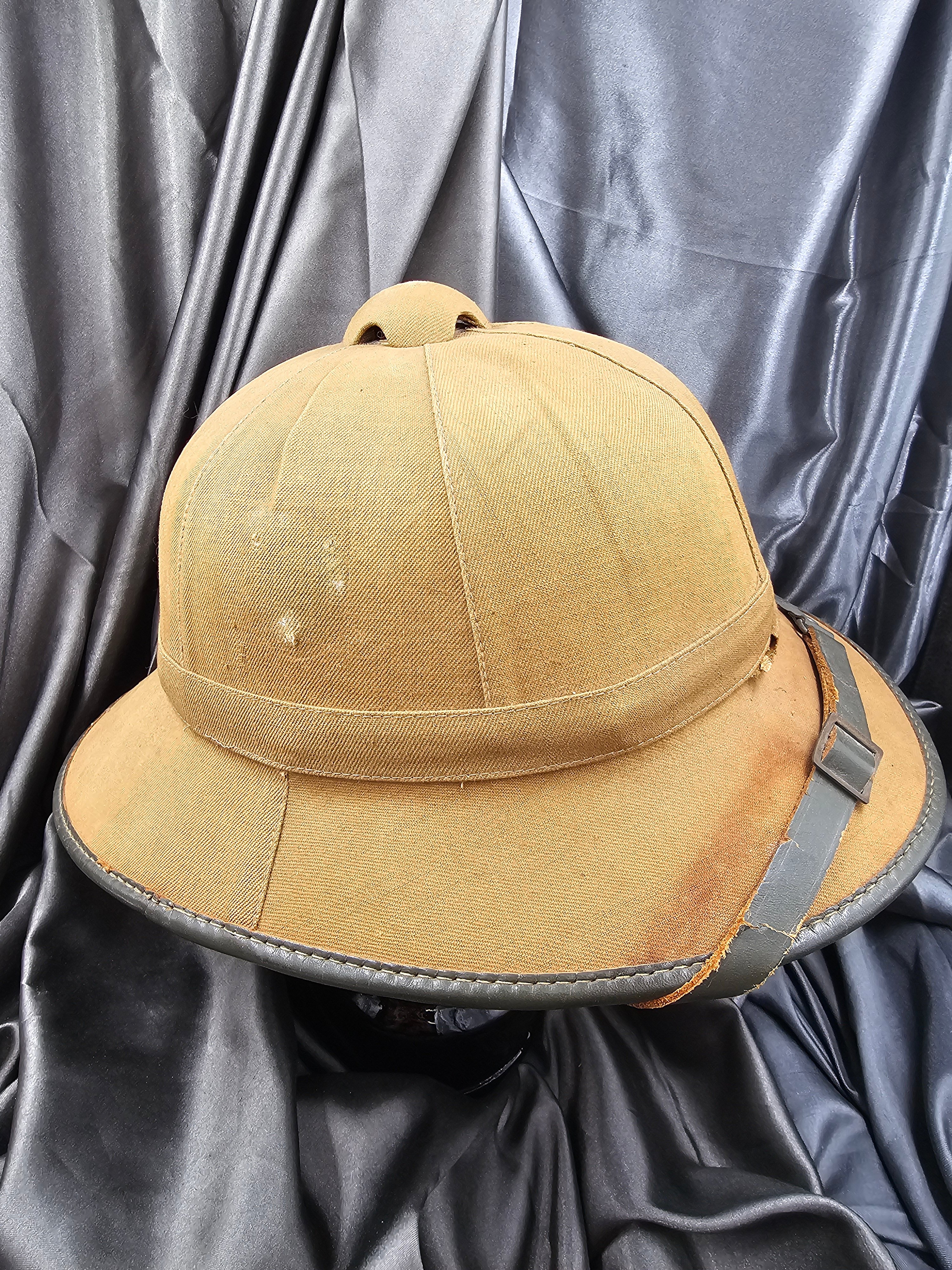 WWII GERMAN FIRST PATTERN PITH HELMET — image 3
